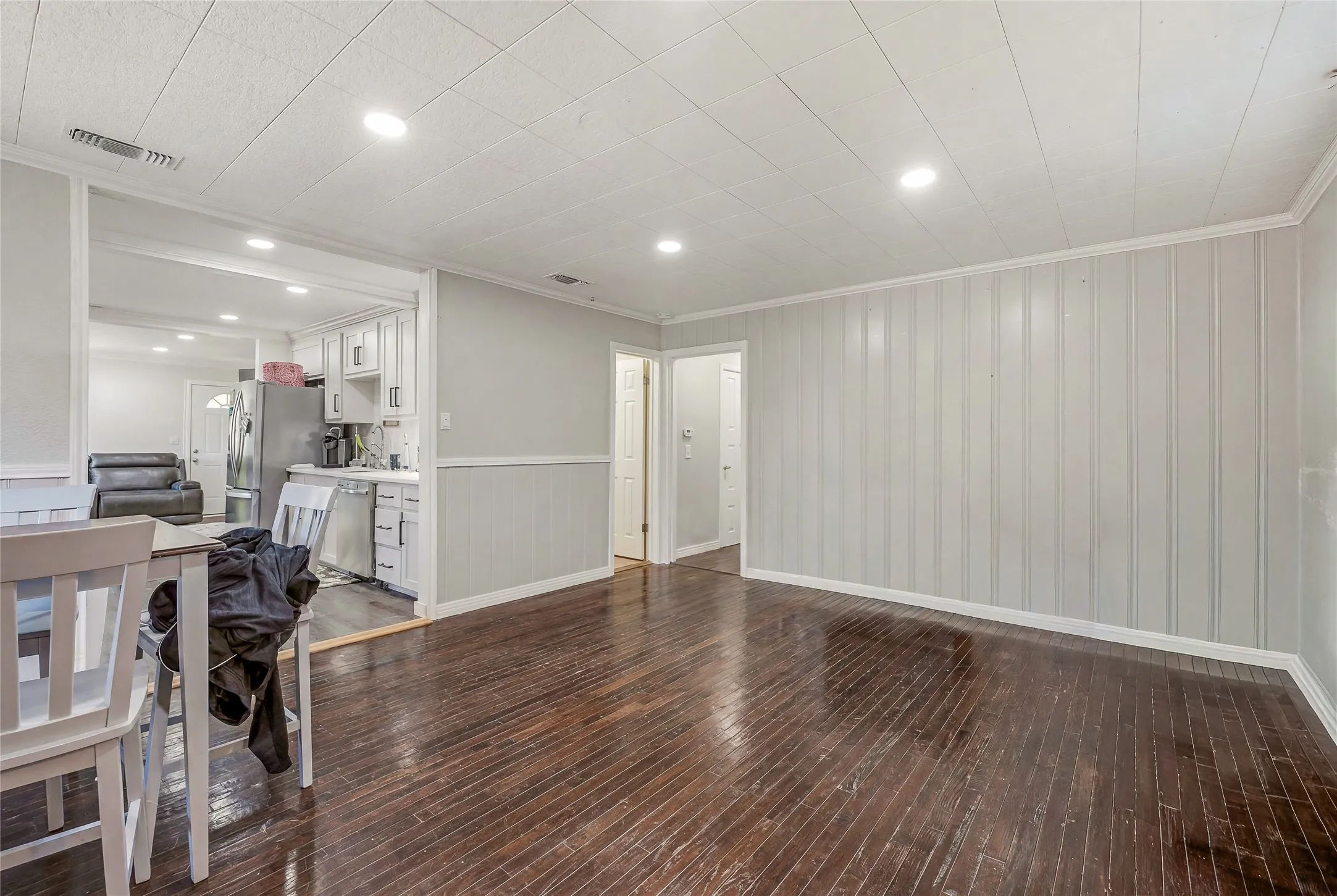 Single Family Residence For Sale in Young County , 111 Medlan Chapel Road, Graham, Texas 76450, 4 Bedroom, 2 Bathroom, Garage spaces, 2,024 Sqft, built in 1940, mls#21308441, Real Estate Agent in Graham, Homes For Sale in Young county, Homes For Sale in Graham, Realtor in Graham Texas, Real Estate Brokerage Independent Realty Texas, Luminita Cordes Realtor