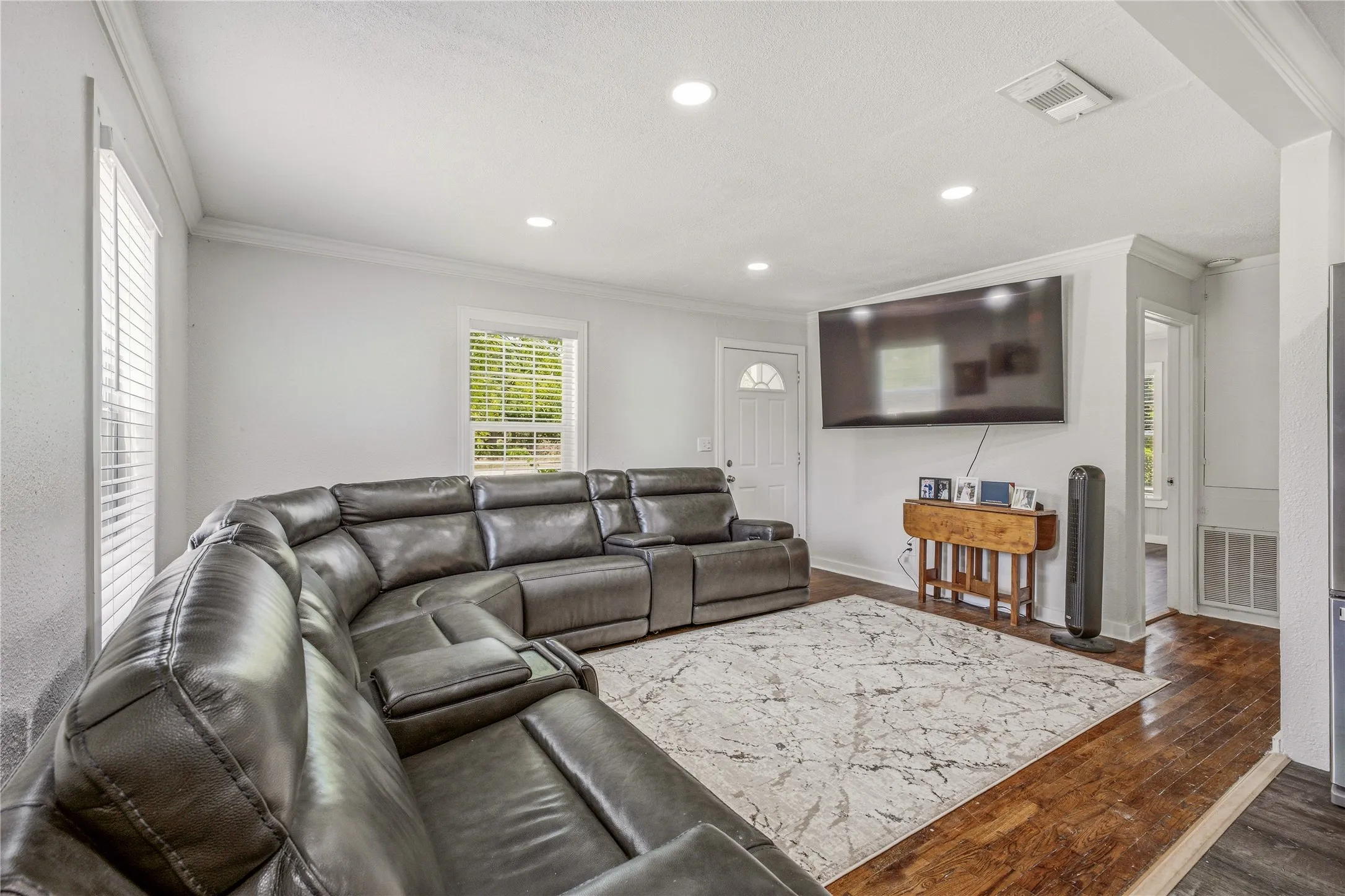 Single Family Residence For Sale in Young County , 111 Medlan Chapel Road, Graham, Texas 76450, 4 Bedroom, 2 Bathroom, Garage spaces, 2,024 Sqft, built in 1940, mls#21308441, Real Estate Agent in Graham, Homes For Sale in Young county, Homes For Sale in Graham, Realtor in Graham Texas, Real Estate Brokerage Independent Realty Texas, Luminita Cordes Realtor