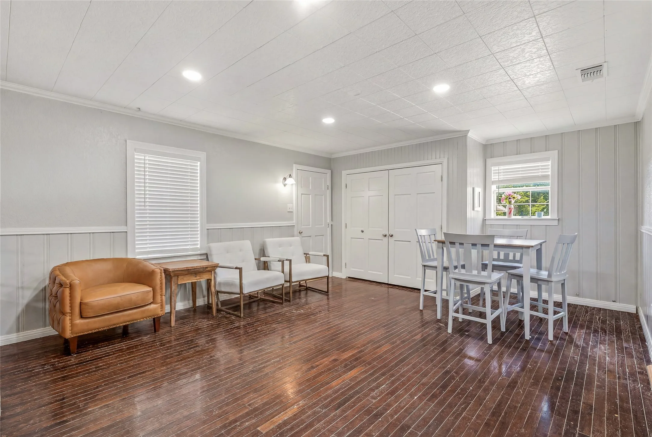 Single Family Residence For Sale in Young County , 111 Medlan Chapel Road, Graham, Texas 76450, 4 Bedroom, 2 Bathroom, Garage spaces, 2,024 Sqft, built in 1940, mls#21308441, Real Estate Agent in Graham, Homes For Sale in Young county, Homes For Sale in Graham, Realtor in Graham Texas, Real Estate Brokerage Independent Realty Texas, Luminita Cordes Realtor