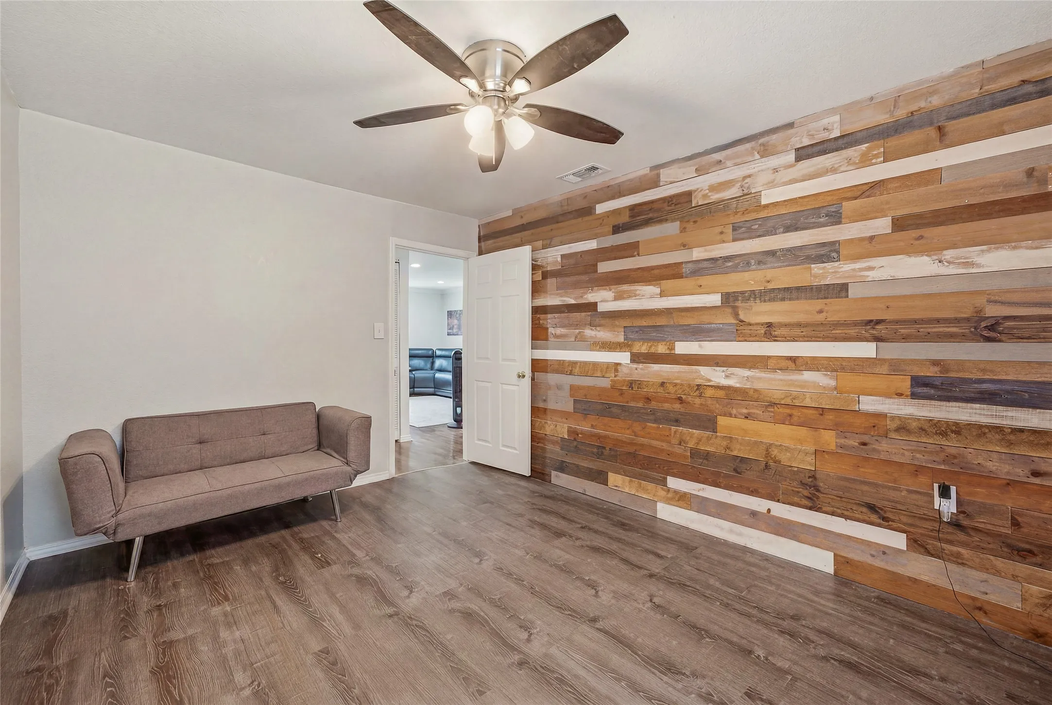 Single Family Residence For Sale in Young County , 111 Medlan Chapel Road, Graham, Texas 76450, 4 Bedroom, 2 Bathroom, Garage spaces, 2,024 Sqft, built in 1940, mls#21308441, Real Estate Agent in Graham, Homes For Sale in Young county, Homes For Sale in Graham, Realtor in Graham Texas, Real Estate Brokerage Independent Realty Texas, Luminita Cordes Realtor