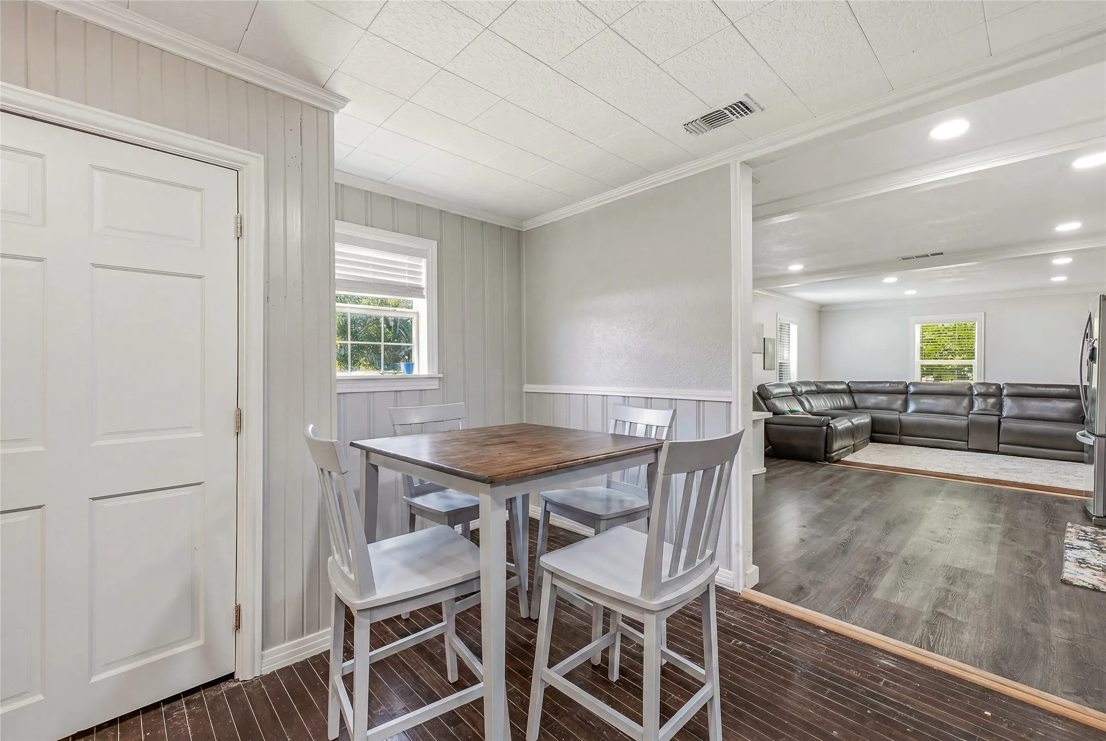 Single Family Residence For Sale in Young County , 111 Medlan Chapel Road, Graham, Texas 76450, 4 Bedroom, 2 Bathroom, Garage spaces, 2,024 Sqft, built in 1940, mls#21308441, Real Estate Agent in Graham, Homes For Sale in Young county, Homes For Sale in Graham, Realtor in Graham Texas, Real Estate Brokerage Independent Realty Texas, Luminita Cordes Realtor