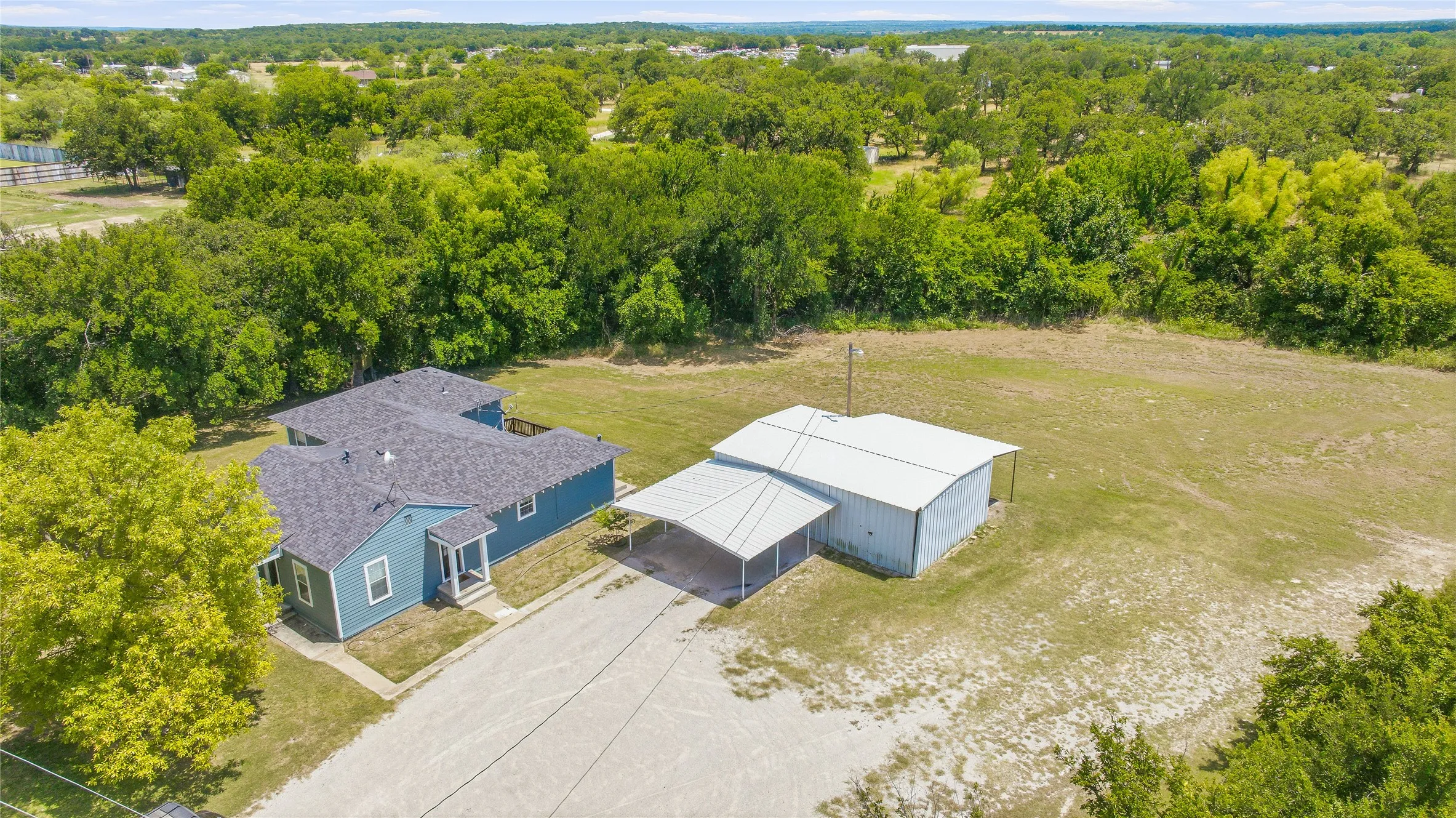 Single Family Residence For Sale in Young County , 111 Medlan Chapel Road, Graham, Texas 76450, 4 Bedroom, 2 Bathroom, Garage spaces, 2,024 Sqft, built in 1940, mls#21308441, Real Estate Agent in Graham, Homes For Sale in Young county, Homes For Sale in Graham, Realtor in Graham Texas, Real Estate Brokerage Independent Realty Texas, Luminita Cordes Realtor