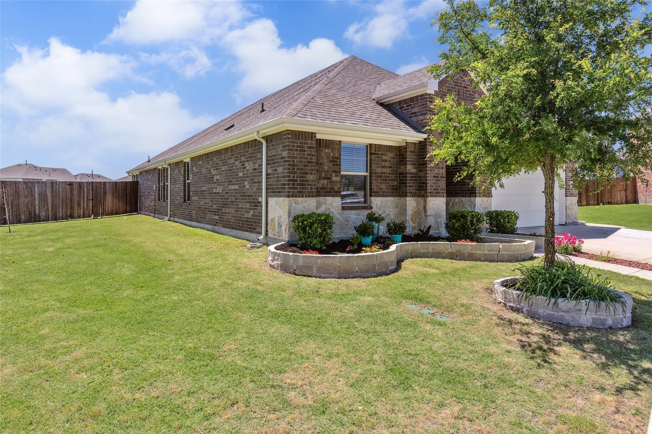 Single Family Residence For Sale in Rockwall County , 101 Lisa Lane, Royse City, Texas 75189, 4 Bedroom, 3 Bathroom, 2 Garage spaces, 2,279 Sqft, built in 2021, Price $359,000, mls#21305438, Real Estate Agent in Royse City, Homes For Sale in Rockwall county, Homes For Sale in Royse City, Realtor in Royse City Texas, Real Estate Brokerage Independent Realty Texas, Luminita Cordes Realtor