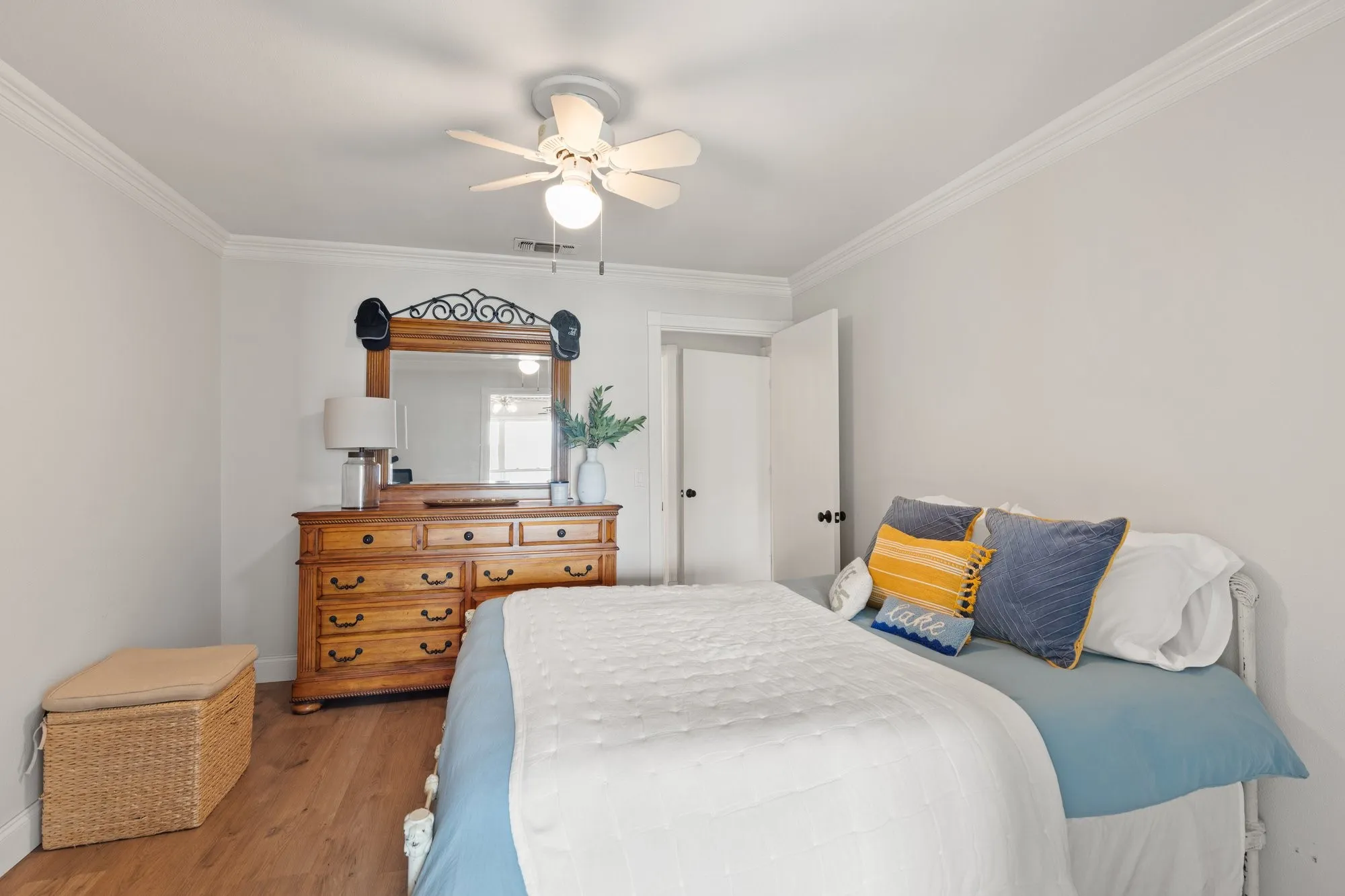 Single Family Residence For Sale in Franklin (TX) County , 331 Spring Creek Drive, Mount Vernon, Texas 75457, 4 Bedroom, 4 Bathroom, 2 Garage spaces, 2,292 Sqft, built in 1986, mls#21308721, Real Estate Agent in Mount Vernon, Homes For Sale in Franklin (TX) county, Homes For Sale in Mount Vernon, Realtor in Mount Vernon Texas, Real Estate Brokerage Independent Realty Texas, Luminita Cordes Realtor
