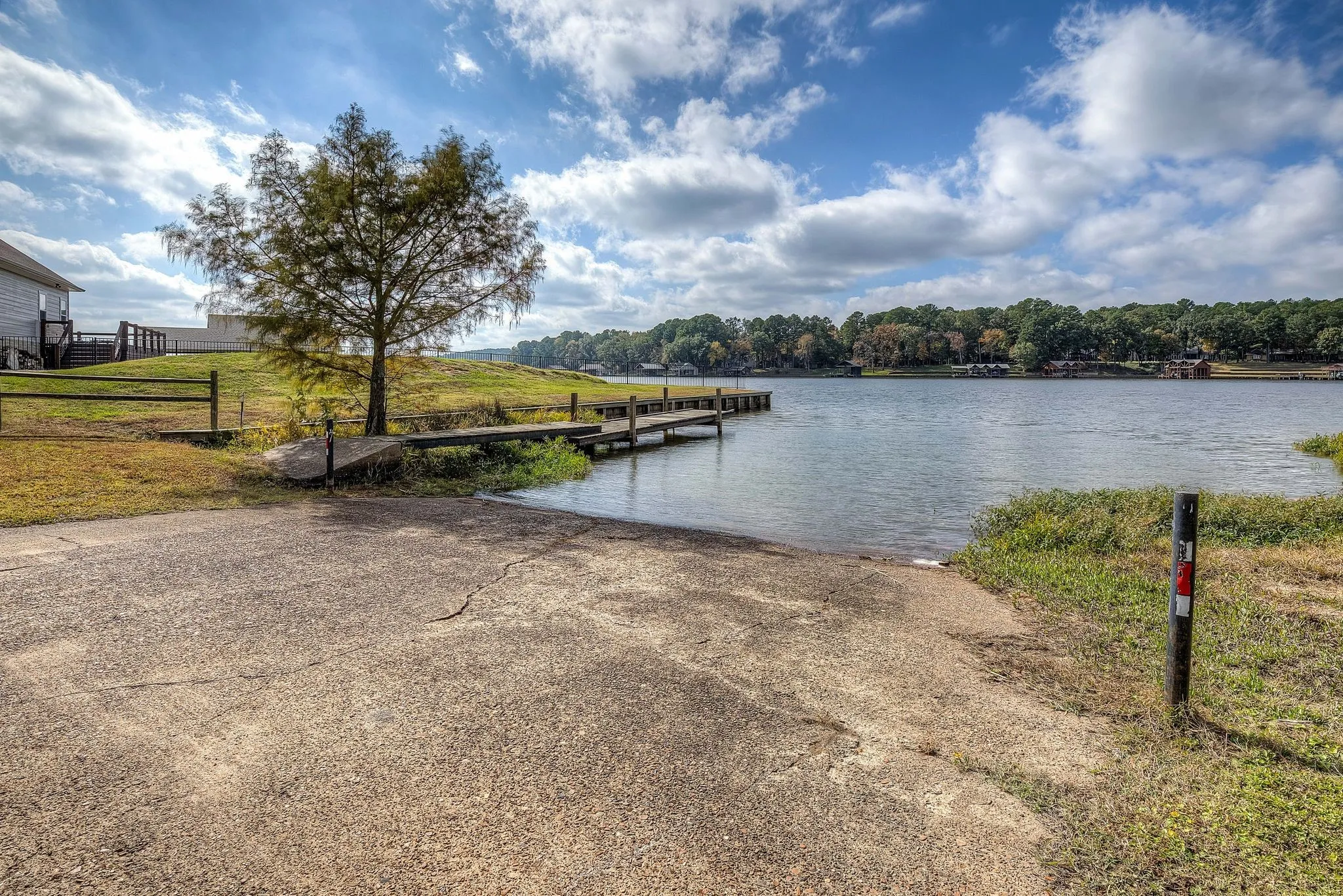 Single Family Residence For Sale in Franklin (TX) County , 331 Spring Creek Drive, Mount Vernon, Texas 75457, 4 Bedroom, 4 Bathroom, 2 Garage spaces, 2,292 Sqft, built in 1986, mls#21308721, Real Estate Agent in Mount Vernon, Homes For Sale in Franklin (TX) county, Homes For Sale in Mount Vernon, Realtor in Mount Vernon Texas, Real Estate Brokerage Independent Realty Texas, Luminita Cordes Realtor