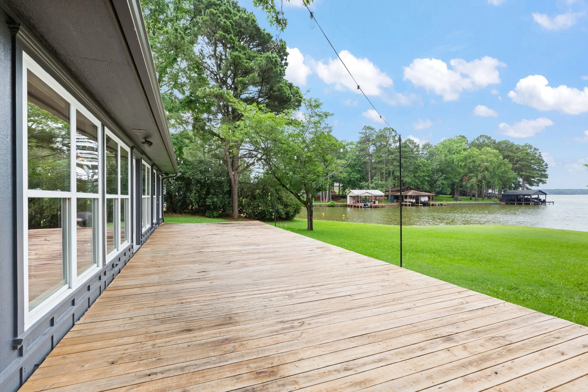 Single Family Residence For Sale in Franklin (TX) County , 331 Spring Creek Drive, Mount Vernon, Texas 75457, 4 Bedroom, 4 Bathroom, 2 Garage spaces, 2,292 Sqft, built in 1986, mls#21308721, Real Estate Agent in Mount Vernon, Homes For Sale in Franklin (TX) county, Homes For Sale in Mount Vernon, Realtor in Mount Vernon Texas, Real Estate Brokerage Independent Realty Texas, Luminita Cordes Realtor