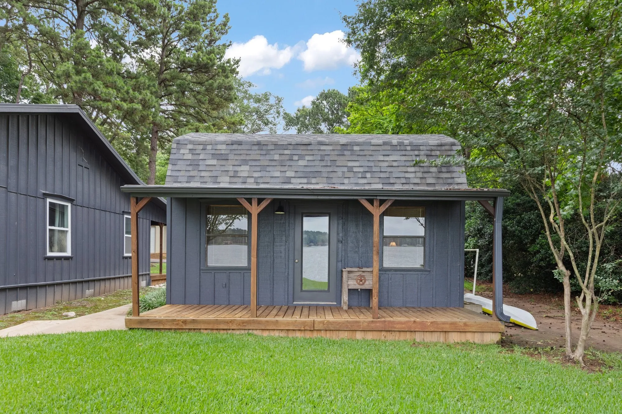Single Family Residence For Sale in Franklin (TX) County , 331 Spring Creek Drive, Mount Vernon, Texas 75457, 4 Bedroom, 4 Bathroom, 2 Garage spaces, 2,292 Sqft, built in 1986, mls#21308721, Real Estate Agent in Mount Vernon, Homes For Sale in Franklin (TX) county, Homes For Sale in Mount Vernon, Realtor in Mount Vernon Texas, Real Estate Brokerage Independent Realty Texas, Luminita Cordes Realtor