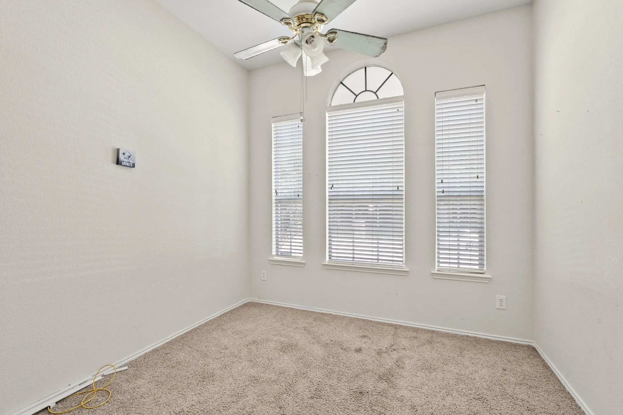 Single Family Residence For Sale in Collin County , 5909 Pinyon Drive, Mc Kinney, Texas 75070, 4 Bedroom, 2 Bathroom, 2 Garage spaces, 2,260 Sqft, built in 2000, mls#21306268, Real Estate Agent in Mc Kinney, Homes For Sale in Collin county, Homes For Sale in Mc Kinney, Realtor in Mc Kinney Texas, Real Estate Brokerage Independent Realty Texas, Luminita Cordes Realtor