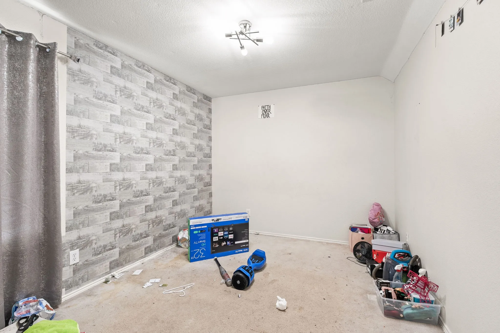 Single Family Residence For Sale in Collin County , 5909 Pinyon Drive, Mc Kinney, Texas 75070, 4 Bedroom, 2 Bathroom, 2 Garage spaces, 2,260 Sqft, built in 2000, mls#21306268, Real Estate Agent in Mc Kinney, Homes For Sale in Collin county, Homes For Sale in Mc Kinney, Realtor in Mc Kinney Texas, Real Estate Brokerage Independent Realty Texas, Luminita Cordes Realtor