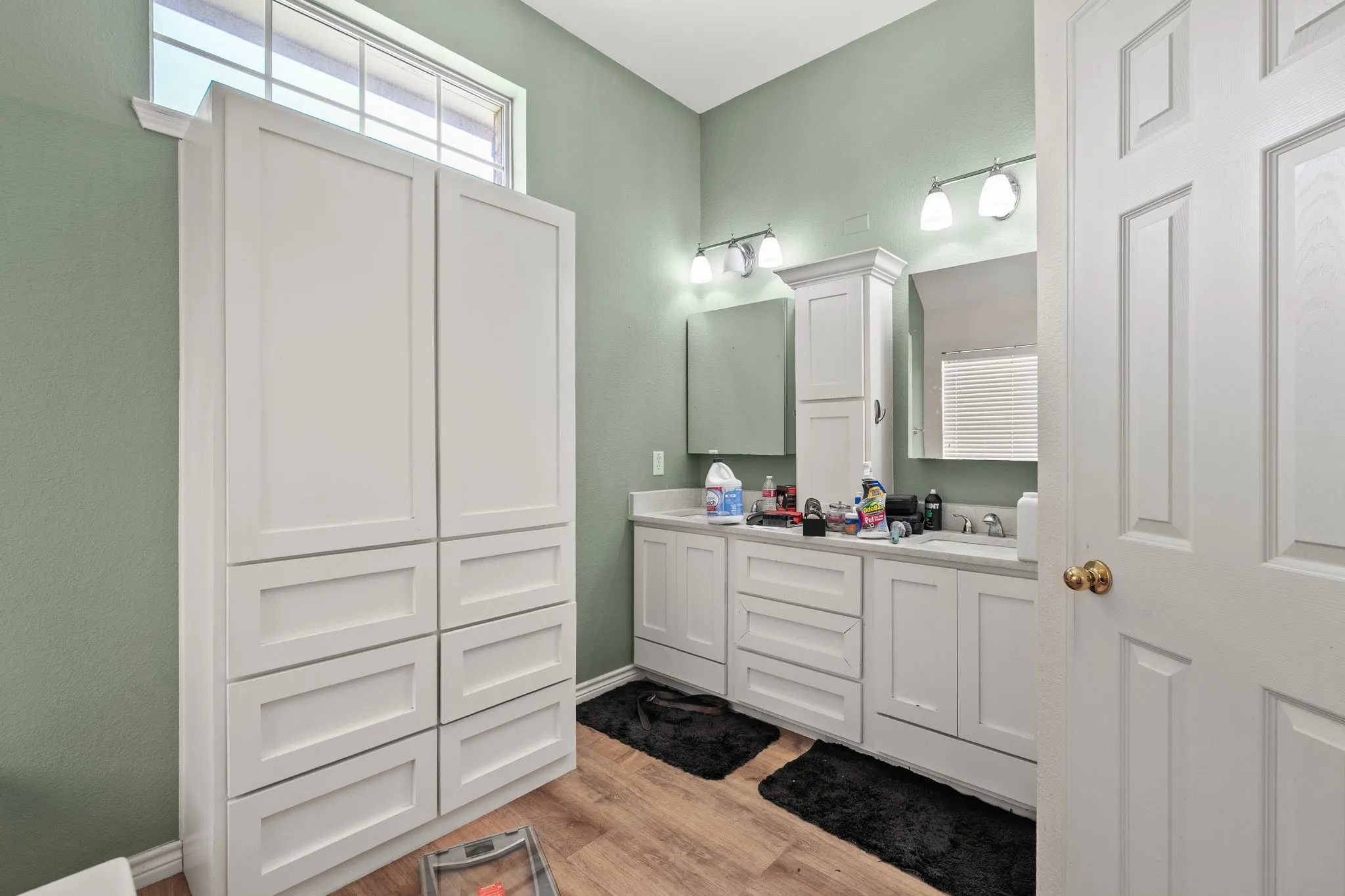 Single Family Residence For Sale in Collin County , 5909 Pinyon Drive, Mc Kinney, Texas 75070, 4 Bedroom, 2 Bathroom, 2 Garage spaces, 2,260 Sqft, built in 2000, mls#21306268, Real Estate Agent in Mc Kinney, Homes For Sale in Collin county, Homes For Sale in Mc Kinney, Realtor in Mc Kinney Texas, Real Estate Brokerage Independent Realty Texas, Luminita Cordes Realtor