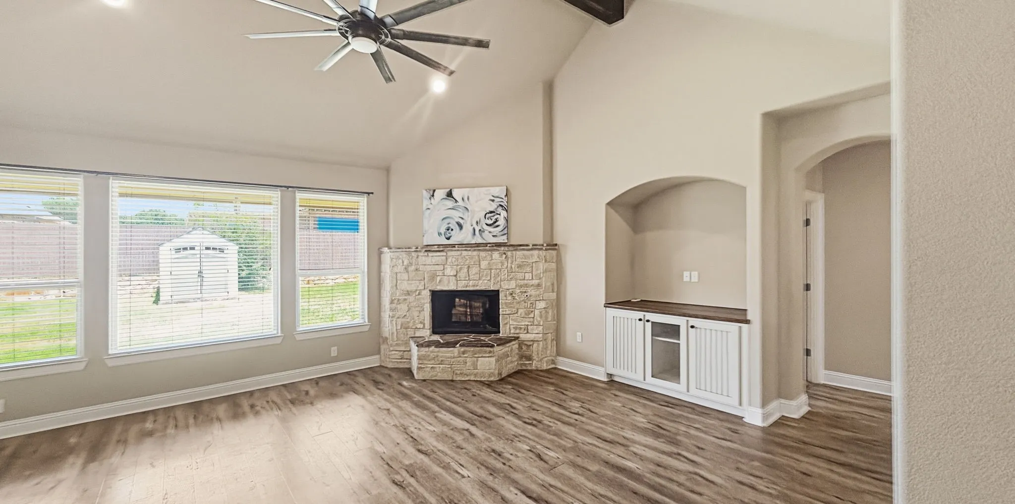 Single Family Residence For Sale in Hood County , 608 Donna Circle, Granbury, Texas 76049, 4 Bedroom, 2 Bathroom, 2 Garage spaces, 1,920 Sqft, built in 2011, mls#21308741, Real Estate Agent in Granbury, Homes For Sale in Hood county, Homes For Sale in Granbury, Realtor in Granbury Texas, Real Estate Brokerage Independent Realty Texas, Luminita Cordes Realtor