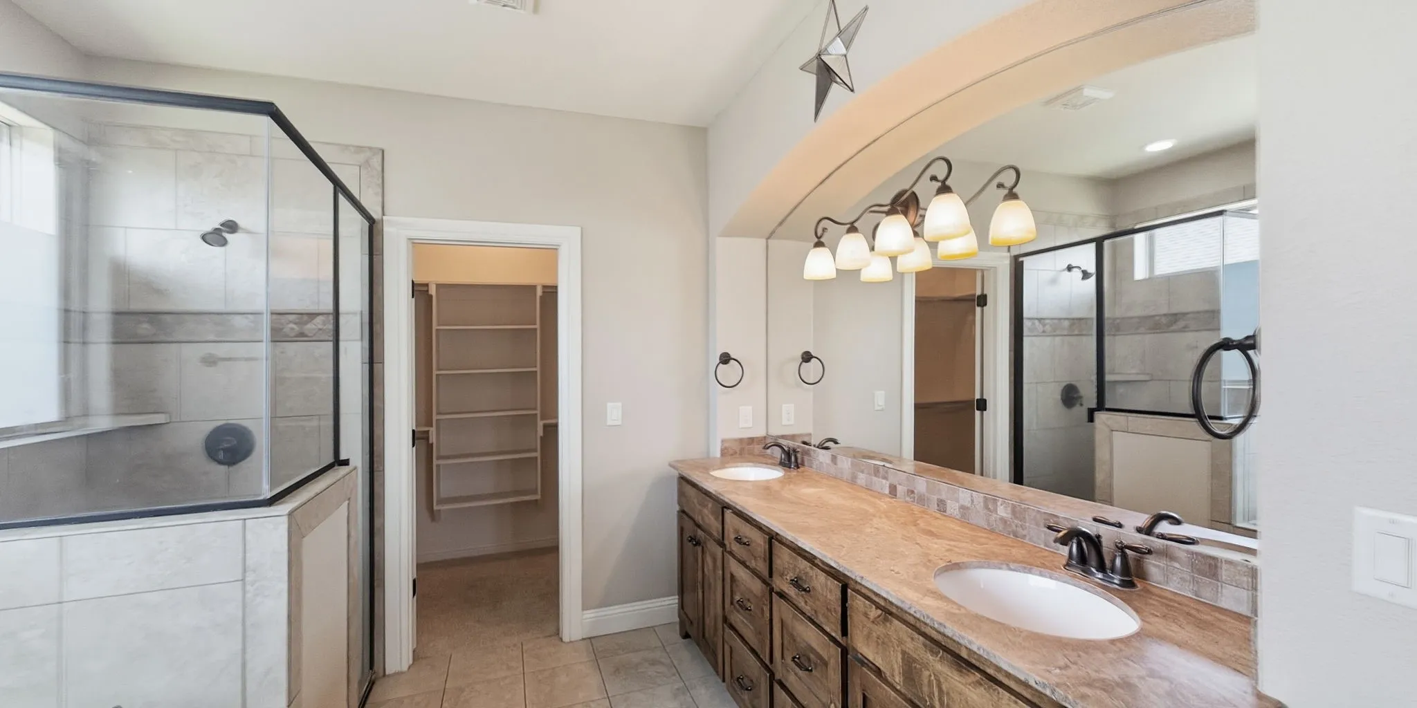 Single Family Residence For Sale in Hood County , 608 Donna Circle, Granbury, Texas 76049, 4 Bedroom, 2 Bathroom, 2 Garage spaces, 1,920 Sqft, built in 2011, mls#21308741, Real Estate Agent in Granbury, Homes For Sale in Hood county, Homes For Sale in Granbury, Realtor in Granbury Texas, Real Estate Brokerage Independent Realty Texas, Luminita Cordes Realtor