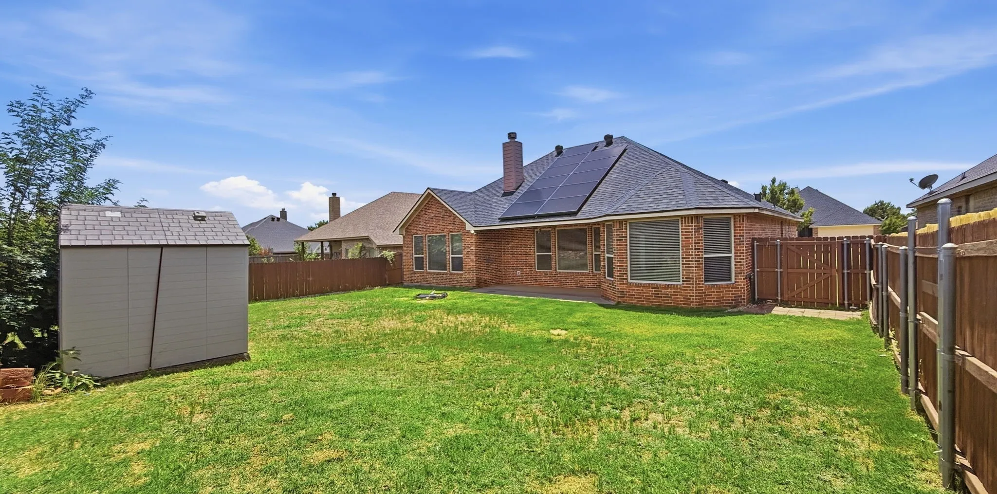 Single Family Residence For Sale in Hood County , 608 Donna Circle, Granbury, Texas 76049, 4 Bedroom, 2 Bathroom, 2 Garage spaces, 1,920 Sqft, built in 2011, mls#21308741, Real Estate Agent in Granbury, Homes For Sale in Hood county, Homes For Sale in Granbury, Realtor in Granbury Texas, Real Estate Brokerage Independent Realty Texas, Luminita Cordes Realtor
