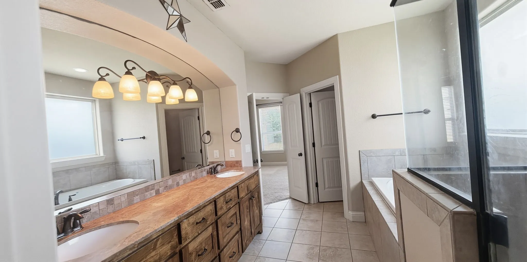 Single Family Residence For Sale in Hood County , 608 Donna Circle, Granbury, Texas 76049, 4 Bedroom, 2 Bathroom, 2 Garage spaces, 1,920 Sqft, built in 2011, mls#21308741, Real Estate Agent in Granbury, Homes For Sale in Hood county, Homes For Sale in Granbury, Realtor in Granbury Texas, Real Estate Brokerage Independent Realty Texas, Luminita Cordes Realtor