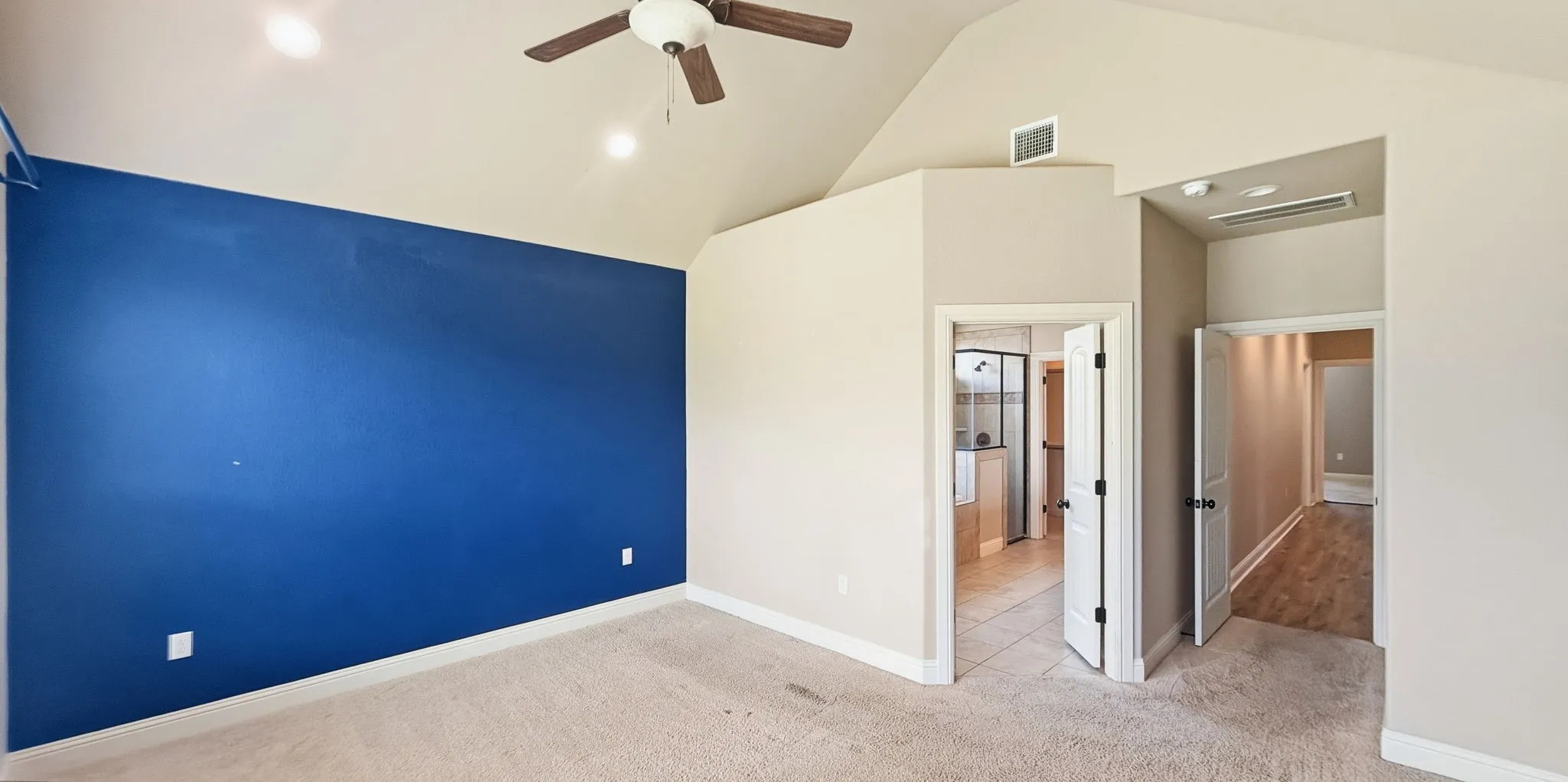 Single Family Residence For Sale in Hood County , 608 Donna Circle, Granbury, Texas 76049, 4 Bedroom, 2 Bathroom, 2 Garage spaces, 1,920 Sqft, built in 2011, mls#21308741, Real Estate Agent in Granbury, Homes For Sale in Hood county, Homes For Sale in Granbury, Realtor in Granbury Texas, Real Estate Brokerage Independent Realty Texas, Luminita Cordes Realtor