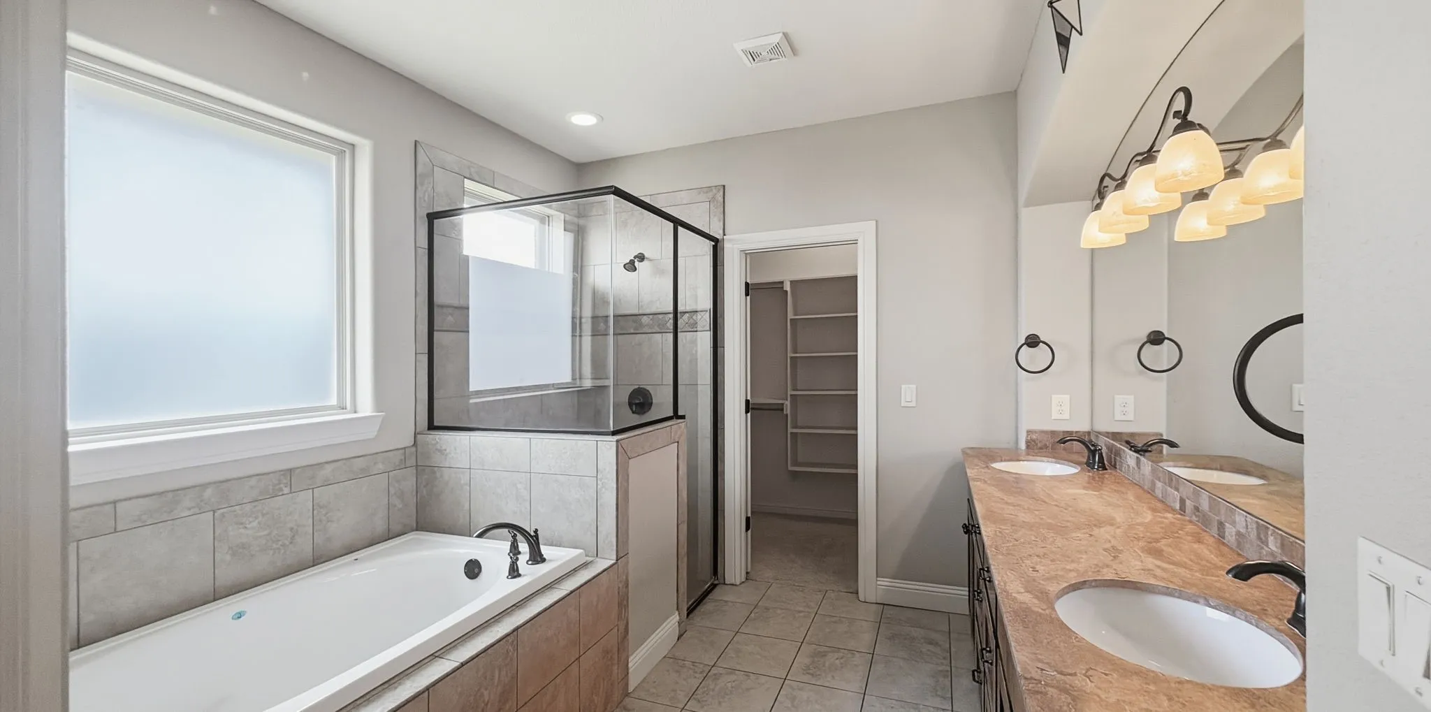 Single Family Residence For Sale in Hood County , 608 Donna Circle, Granbury, Texas 76049, 4 Bedroom, 2 Bathroom, 2 Garage spaces, 1,920 Sqft, built in 2011, mls#21308741, Real Estate Agent in Granbury, Homes For Sale in Hood county, Homes For Sale in Granbury, Realtor in Granbury Texas, Real Estate Brokerage Independent Realty Texas, Luminita Cordes Realtor