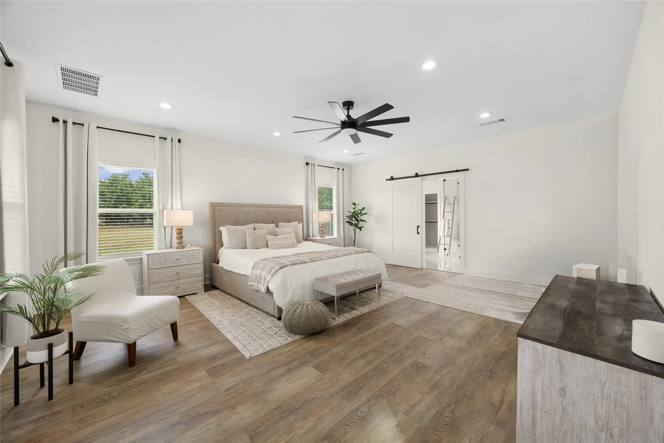 Single Family Residence For Sale in Ellis County , 3721 Highway 34, Ennis, Texas 75119, 7 Bedroom, 5 Bathroom, 3 Garage spaces, 5,796 Sqft, built in 2022, mls#21308745, Real Estate Agent in Ennis, Homes For Sale in Ellis county, Homes For Sale in Ennis, Realtor in Ennis Texas, Real Estate Brokerage Independent Realty Texas, Luminita Cordes Realtor