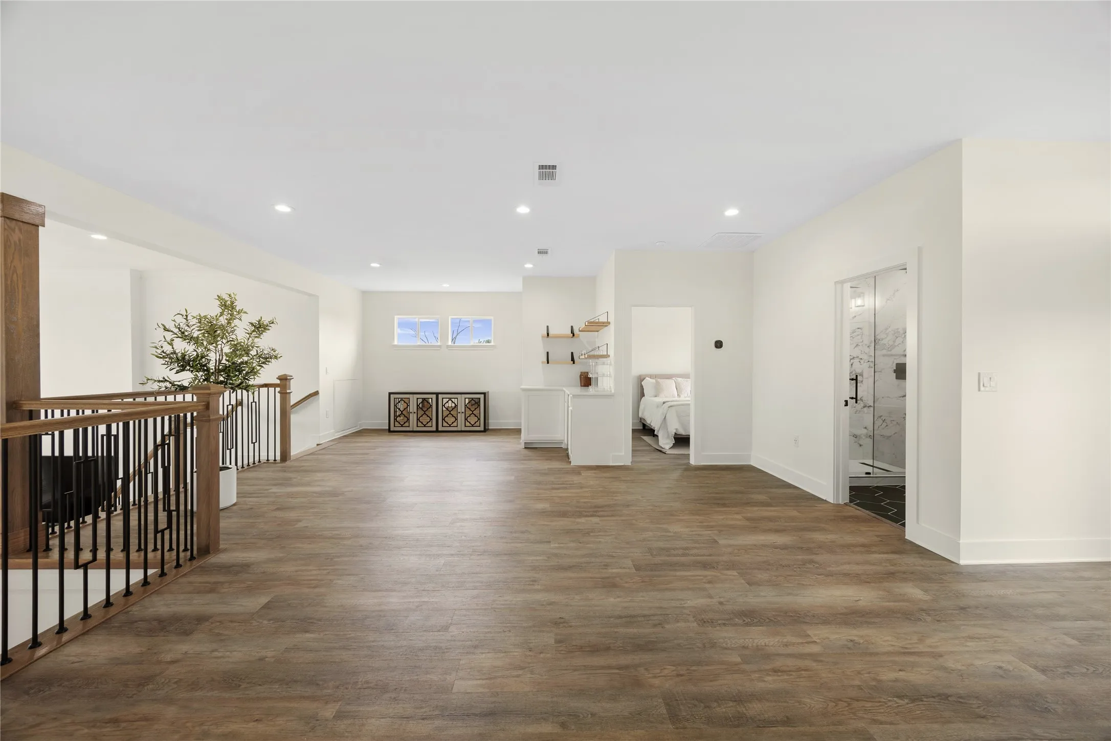 Family Room​​‌​​​​‌​​‌‌​‌‌​​​‌‌​‌​‌​‌​​​‌​​ Upstairs