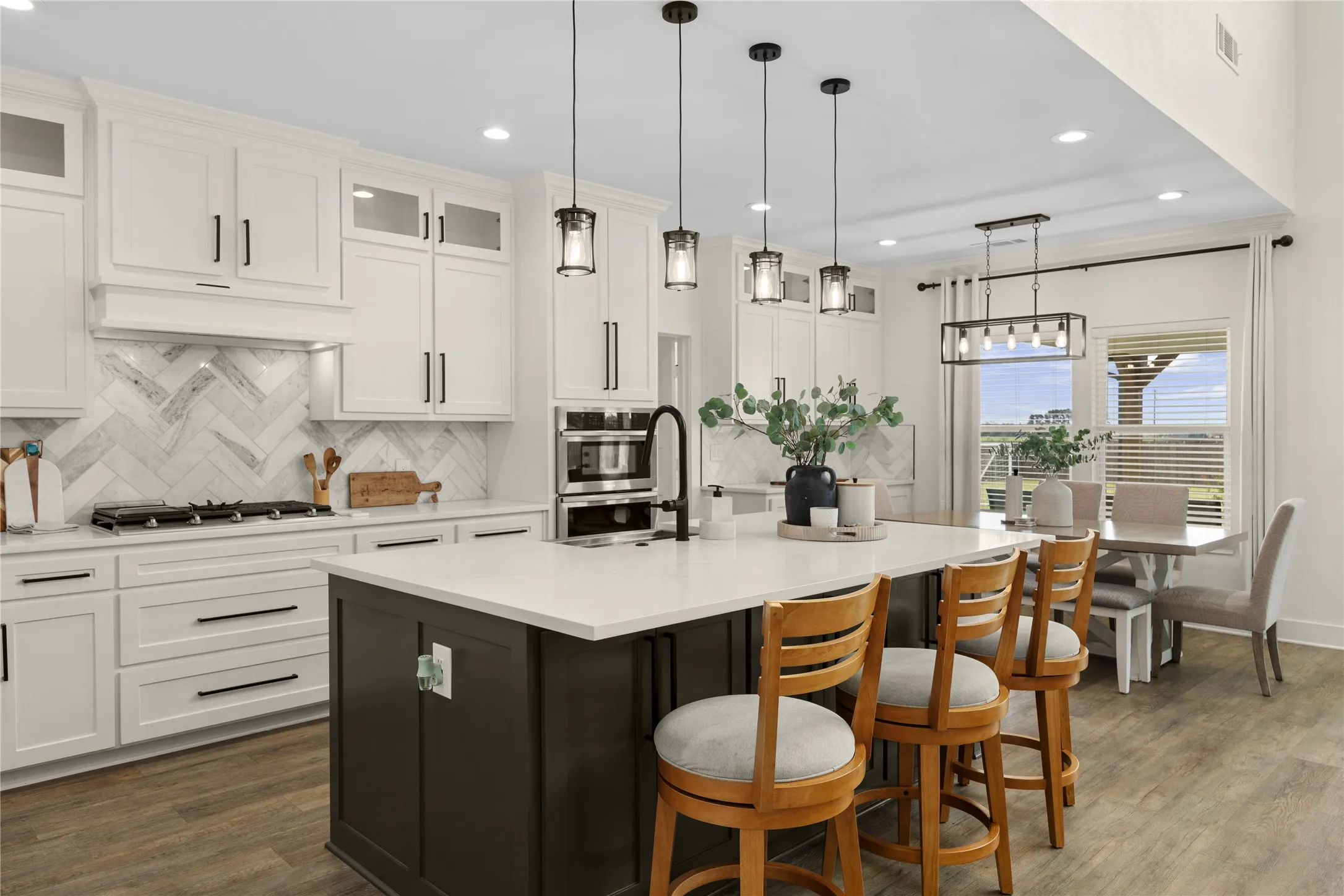 Single Family Residence For Sale in Ellis County , 3721 Highway 34, Ennis, Texas 75119, 7 Bedroom, 5 Bathroom, 3 Garage spaces, 5,796 Sqft, built in 2022, mls#21308745, Real Estate Agent in Ennis, Homes For Sale in Ellis county, Homes For Sale in Ennis, Realtor in Ennis Texas, Real Estate Brokerage Independent Realty Texas, Luminita Cordes Realtor