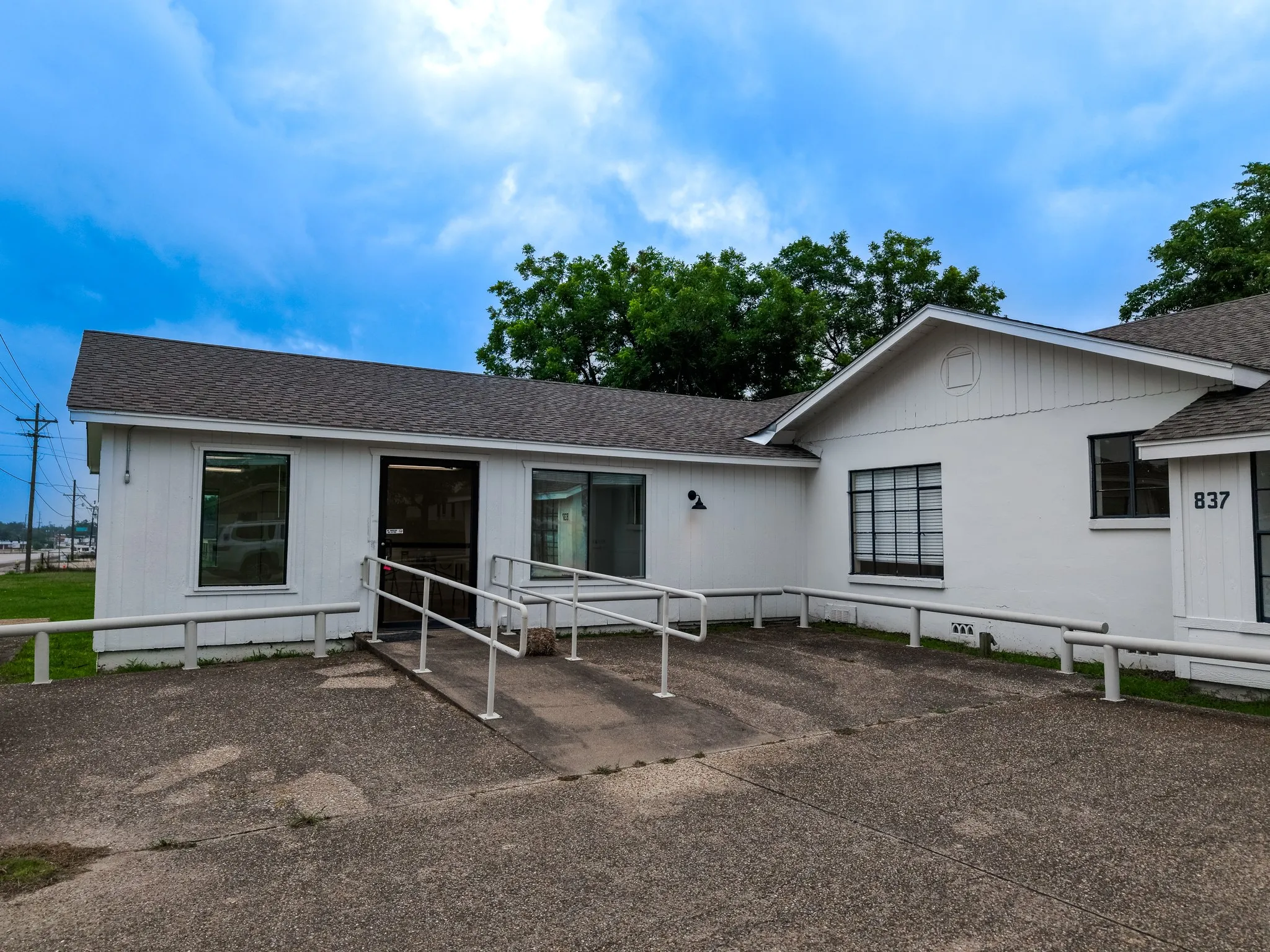 Retail For Sale in Limestone County , 837 State Hwy 171 Highway, Mexia, Texas 76667, 0, 0, Garage spaces, 0 Sqft, built in 1988, mls#21304628, Real Estate Agent in Mexia, Homes For Sale in Limestone county, Homes For Sale in Mexia, Realtor in Mexia Texas, Real Estate Brokerage Independent Realty Texas, Luminita Cordes Realtor