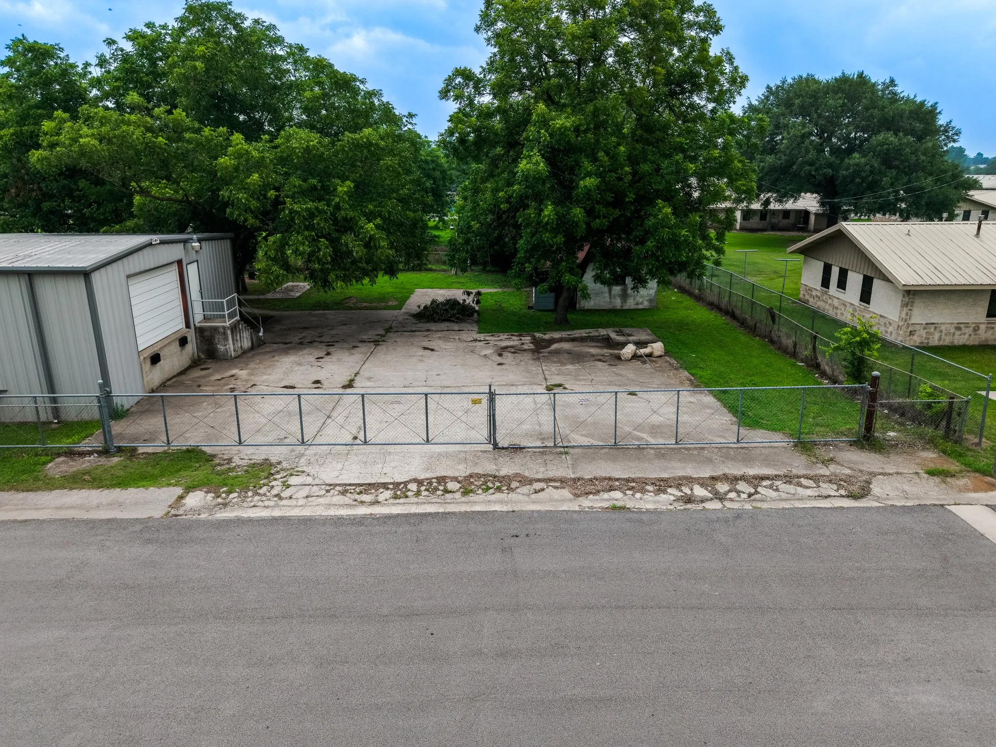 Retail For Sale in Limestone County , 837 State Hwy 171 Highway, Mexia, Texas 76667, 0, 0, Garage spaces, 0 Sqft, built in 1988, mls#21304628, Real Estate Agent in Mexia, Homes For Sale in Limestone county, Homes For Sale in Mexia, Realtor in Mexia Texas, Real Estate Brokerage Independent Realty Texas, Luminita Cordes Realtor