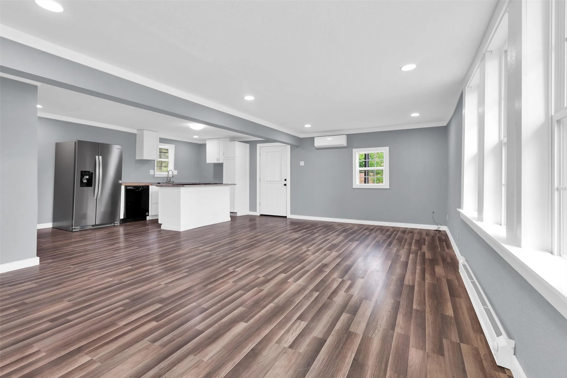 Single Family Residence For Rent in Grayson County , 721 S First Street, Sherman, Texas 75090, 3 Bedroom, 2 Bathroom, Garage spaces, 1,476 Sqft, built in 1920, mls#21308764, Real Estate Agent in Sherman, Homes For Rent in Grayson county, Homes For Rent in Sherman, Realtor in Sherman Texas, Real Estate Brokerage Independent Realty Texas, Luminita Cordes Realtor