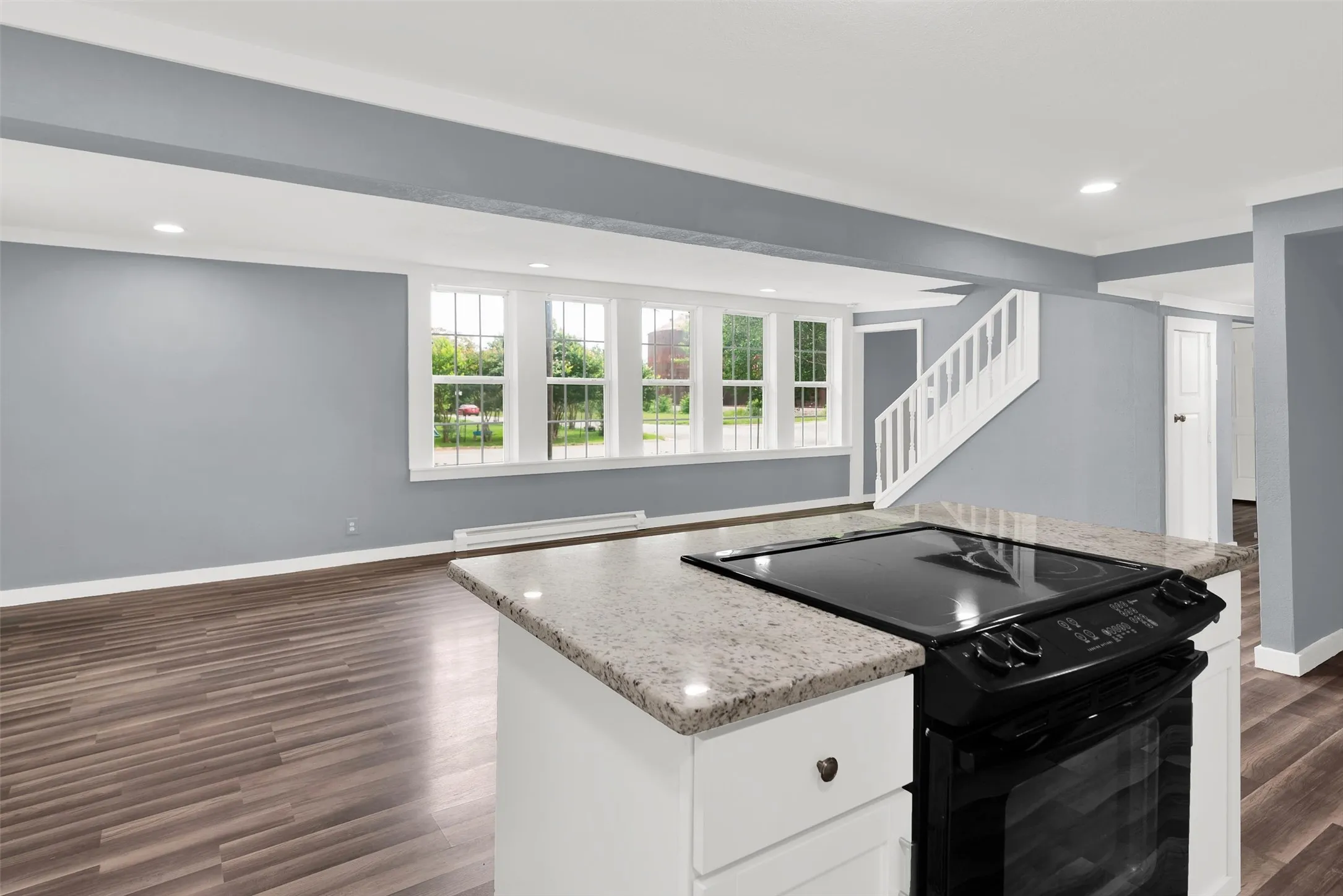 Single Family Residence For Rent in Grayson County , 721 S First Street, Sherman, Texas 75090, 3 Bedroom, 2 Bathroom, Garage spaces, 1,476 Sqft, built in 1920, mls#21308764, Real Estate Agent in Sherman, Homes For Rent in Grayson county, Homes For Rent in Sherman, Realtor in Sherman Texas, Real Estate Brokerage Independent Realty Texas, Luminita Cordes Realtor