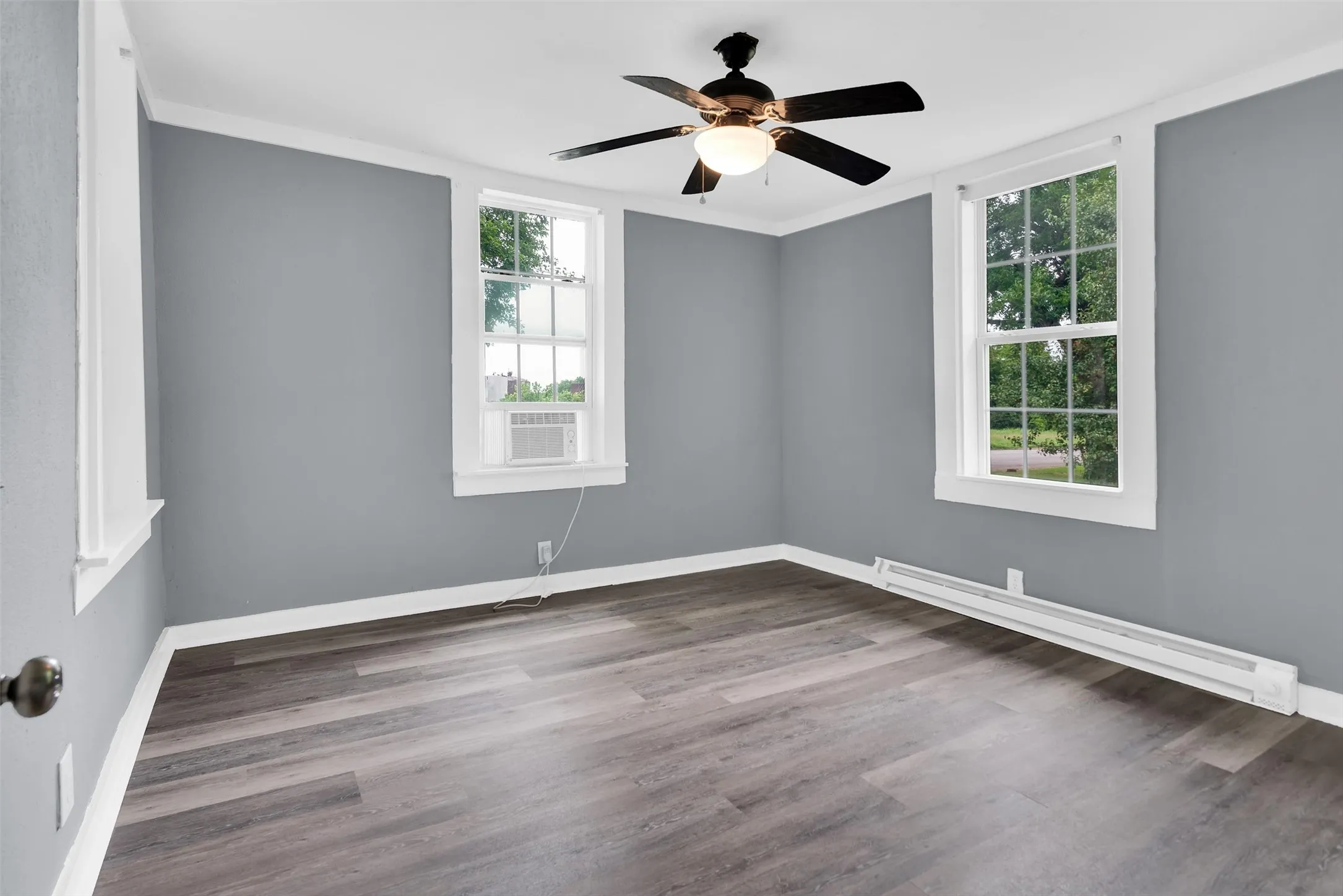 Single Family Residence For Rent in Grayson County , 721 S First Street, Sherman, Texas 75090, 3 Bedroom, 2 Bathroom, Garage spaces, 1,476 Sqft, built in 1920, mls#21308764, Real Estate Agent in Sherman, Homes For Rent in Grayson county, Homes For Rent in Sherman, Realtor in Sherman Texas, Real Estate Brokerage Independent Realty Texas, Luminita Cordes Realtor