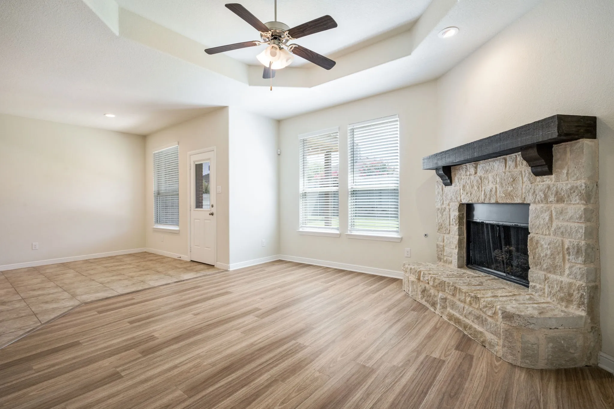 Single Family Residence For Sale in Denton County , 916 Hawks Way, Argyle, Texas 76226, 3 Bedroom, 2 Bathroom, 2 Garage spaces, 1,872 Sqft, built in 2018, mls#21308777, Real Estate Agent in Argyle, Homes For Sale in Denton county, Homes For Sale in Argyle, Realtor in Argyle Texas, Real Estate Brokerage Independent Realty Texas, Luminita Cordes Realtor