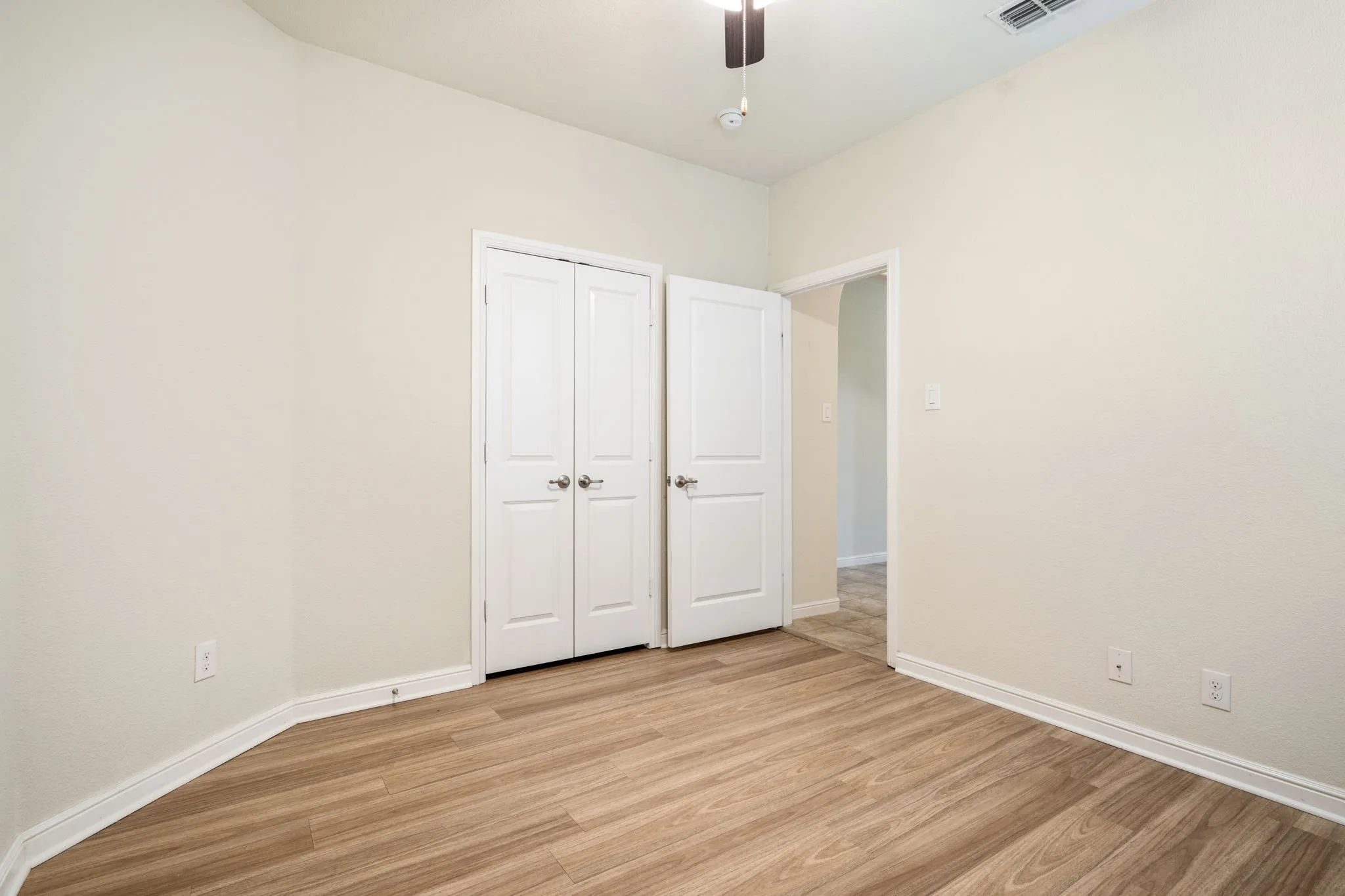 Single Family Residence For Sale in Denton County , 916 Hawks Way, Argyle, Texas 76226, 3 Bedroom, 2 Bathroom, 2 Garage spaces, 1,872 Sqft, built in 2018, mls#21308777, Real Estate Agent in Argyle, Homes For Sale in Denton county, Homes For Sale in Argyle, Realtor in Argyle Texas, Real Estate Brokerage Independent Realty Texas, Luminita Cordes Realtor