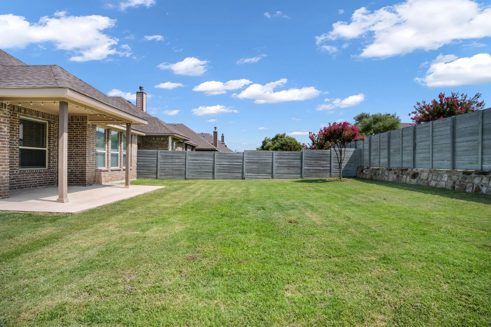 Single Family Residence For Sale in Denton County , 916 Hawks Way, Argyle, Texas 76226, 3 Bedroom, 2 Bathroom, 2 Garage spaces, 1,872 Sqft, built in 2018, mls#21308777, Real Estate Agent in Argyle, Homes For Sale in Denton county, Homes For Sale in Argyle, Realtor in Argyle Texas, Real Estate Brokerage Independent Realty Texas, Luminita Cordes Realtor
