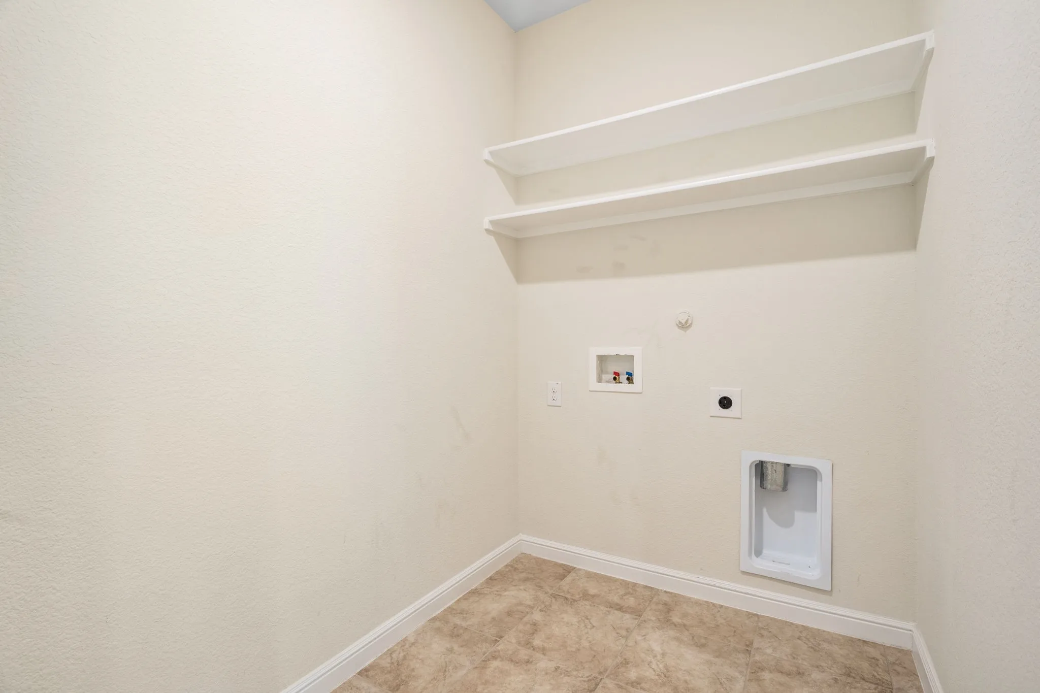 Single Family Residence For Sale in Denton County , 916 Hawks Way, Argyle, Texas 76226, 3 Bedroom, 2 Bathroom, 2 Garage spaces, 1,872 Sqft, built in 2018, mls#21308777, Real Estate Agent in Argyle, Homes For Sale in Denton county, Homes For Sale in Argyle, Realtor in Argyle Texas, Real Estate Brokerage Independent Realty Texas, Luminita Cordes Realtor
