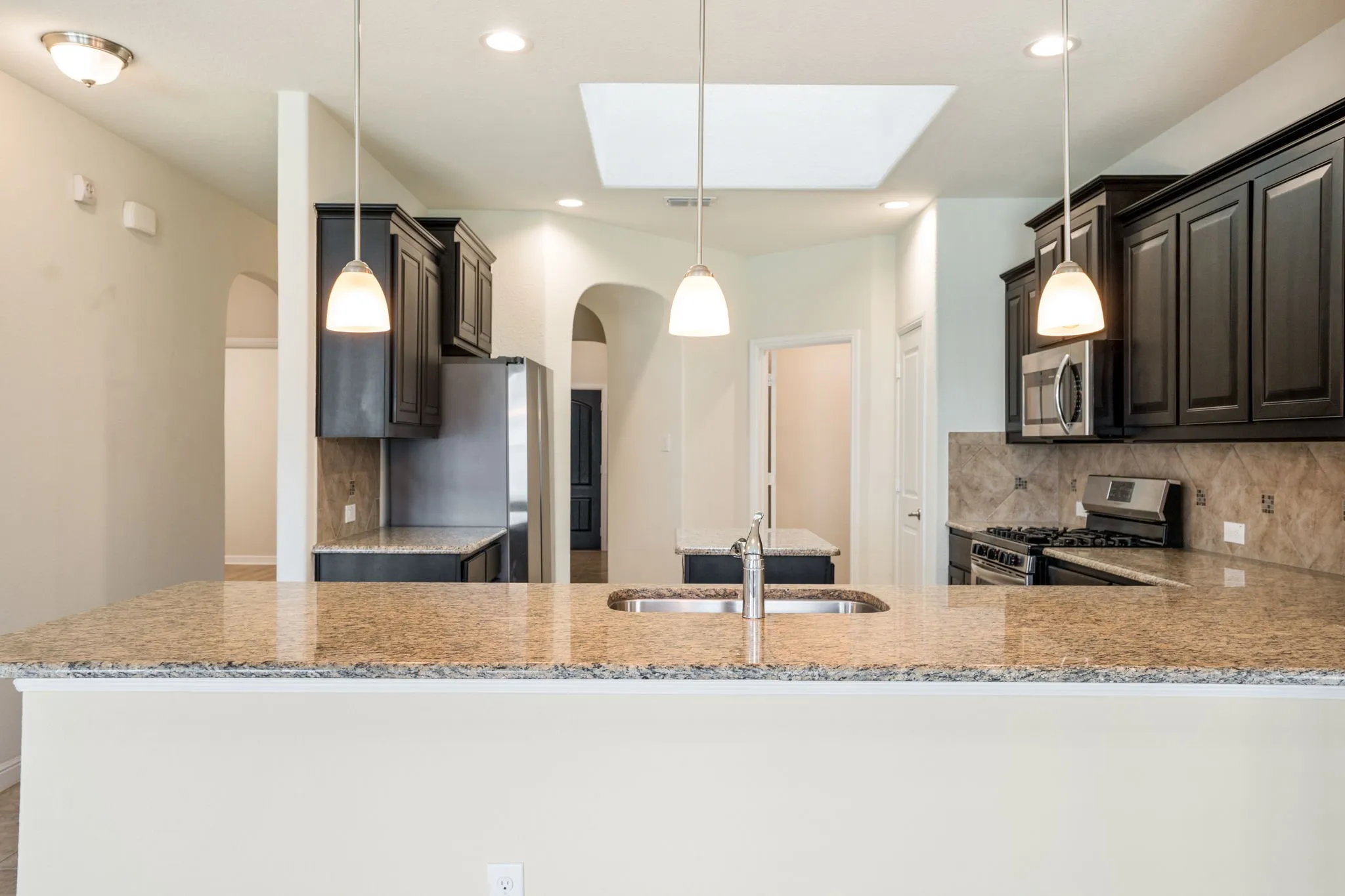 Single Family Residence For Sale in Denton County , 916 Hawks Way, Argyle, Texas 76226, 3 Bedroom, 2 Bathroom, 2 Garage spaces, 1,872 Sqft, built in 2018, mls#21308777, Real Estate Agent in Argyle, Homes For Sale in Denton county, Homes For Sale in Argyle, Realtor in Argyle Texas, Real Estate Brokerage Independent Realty Texas, Luminita Cordes Realtor