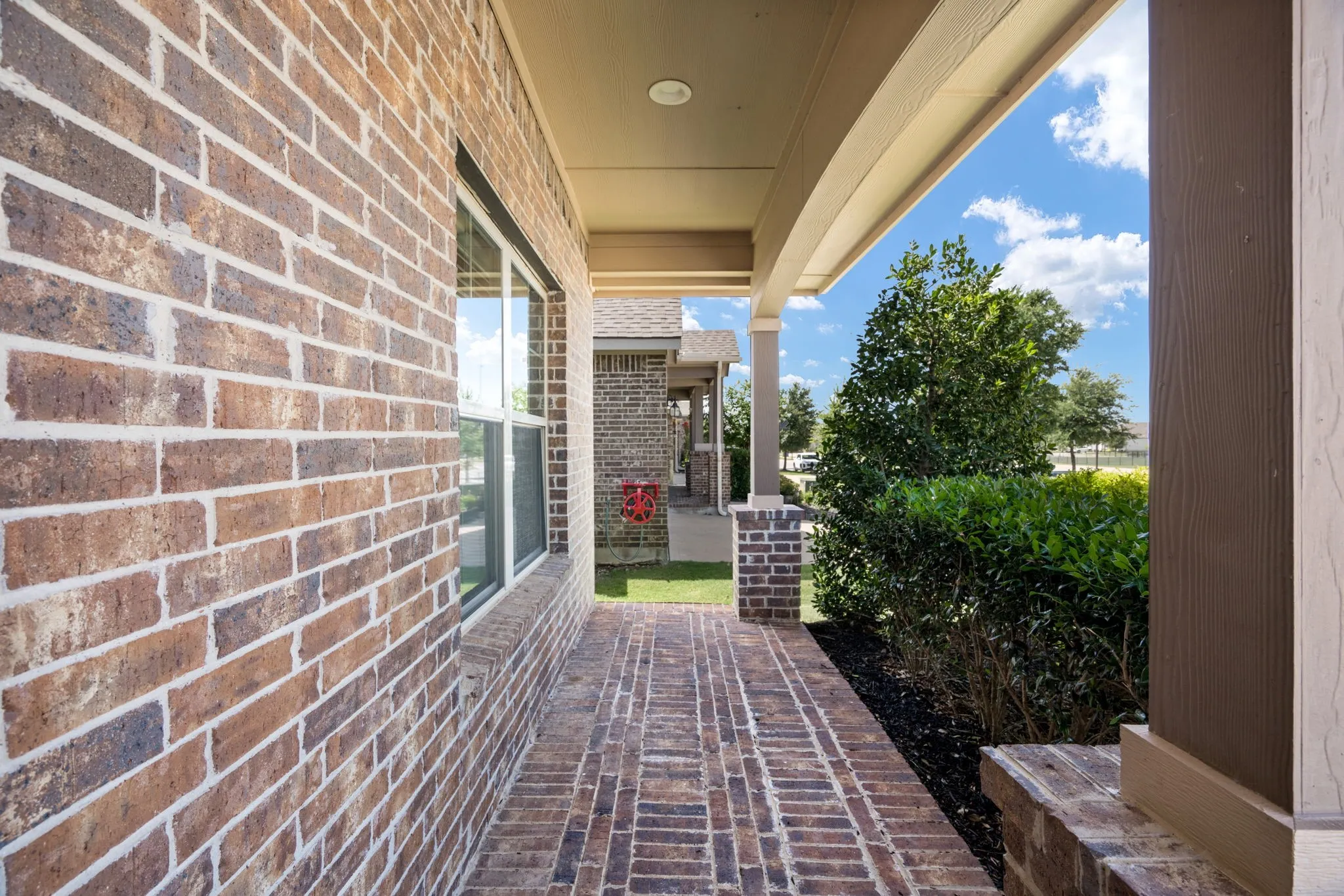 Single Family Residence For Sale in Denton County , 916 Hawks Way, Argyle, Texas 76226, 3 Bedroom, 2 Bathroom, 2 Garage spaces, 1,872 Sqft, built in 2018, mls#21308777, Real Estate Agent in Argyle, Homes For Sale in Denton county, Homes For Sale in Argyle, Realtor in Argyle Texas, Real Estate Brokerage Independent Realty Texas, Luminita Cordes Realtor