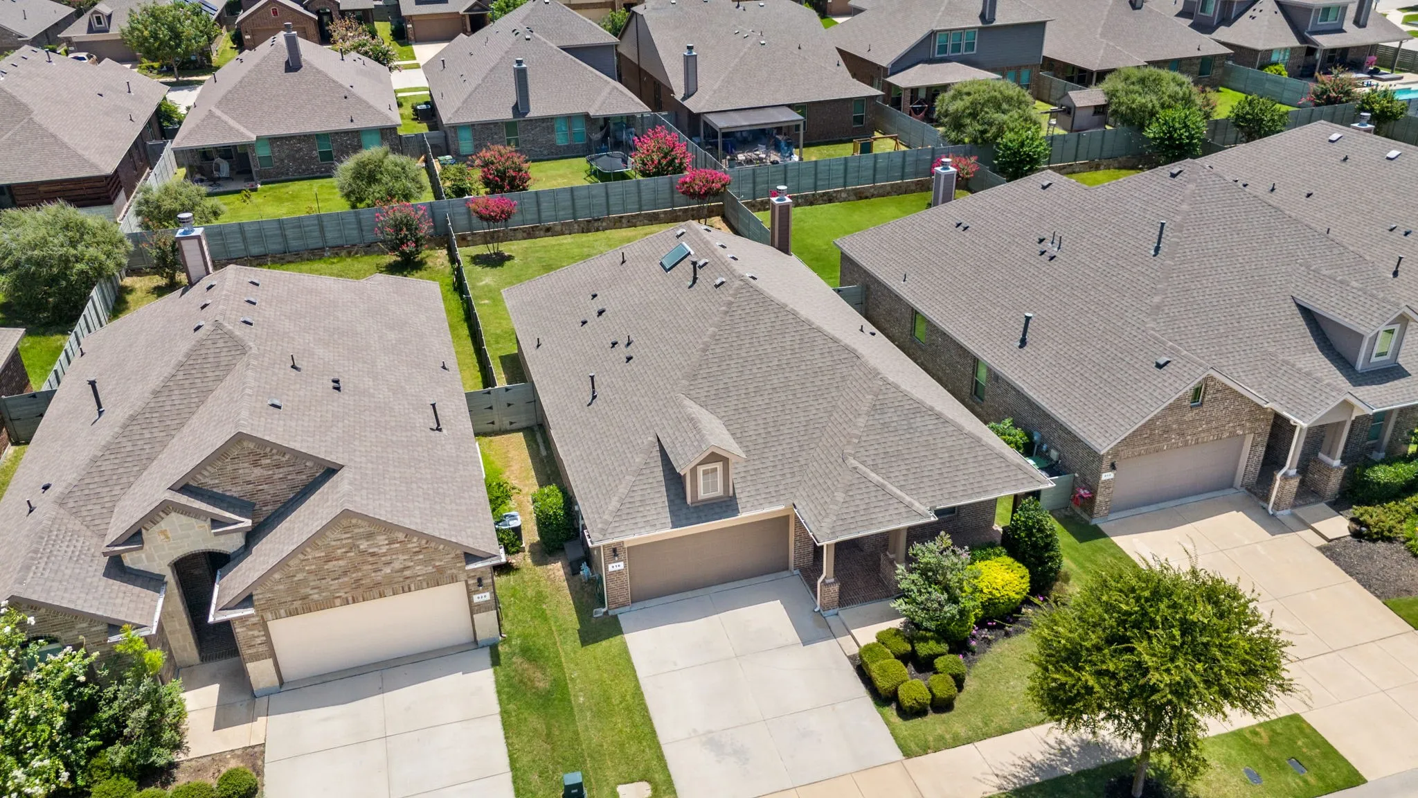 Single Family Residence For Sale in Denton County , 916 Hawks Way, Argyle, Texas 76226, 3 Bedroom, 2 Bathroom, 2 Garage spaces, 1,872 Sqft, built in 2018, mls#21308777, Real Estate Agent in Argyle, Homes For Sale in Denton county, Homes For Sale in Argyle, Realtor in Argyle Texas, Real Estate Brokerage Independent Realty Texas, Luminita Cordes Realtor