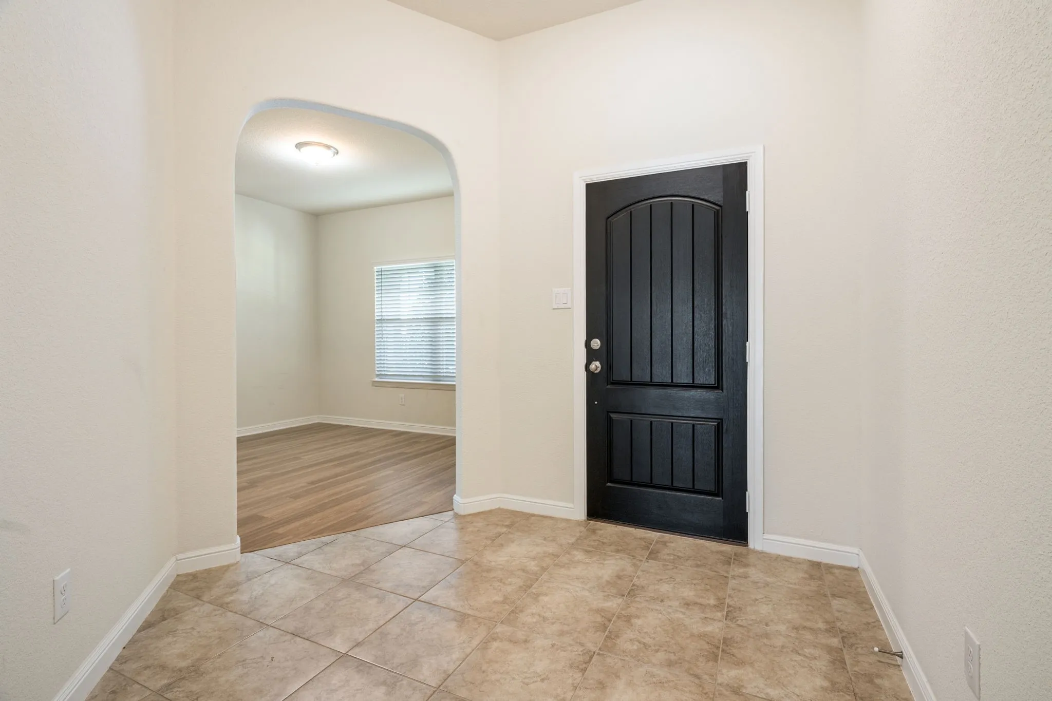 Single Family Residence For Sale in Denton County , 916 Hawks Way, Argyle, Texas 76226, 3 Bedroom, 2 Bathroom, 2 Garage spaces, 1,872 Sqft, built in 2018, mls#21308777, Real Estate Agent in Argyle, Homes For Sale in Denton county, Homes For Sale in Argyle, Realtor in Argyle Texas, Real Estate Brokerage Independent Realty Texas, Luminita Cordes Realtor