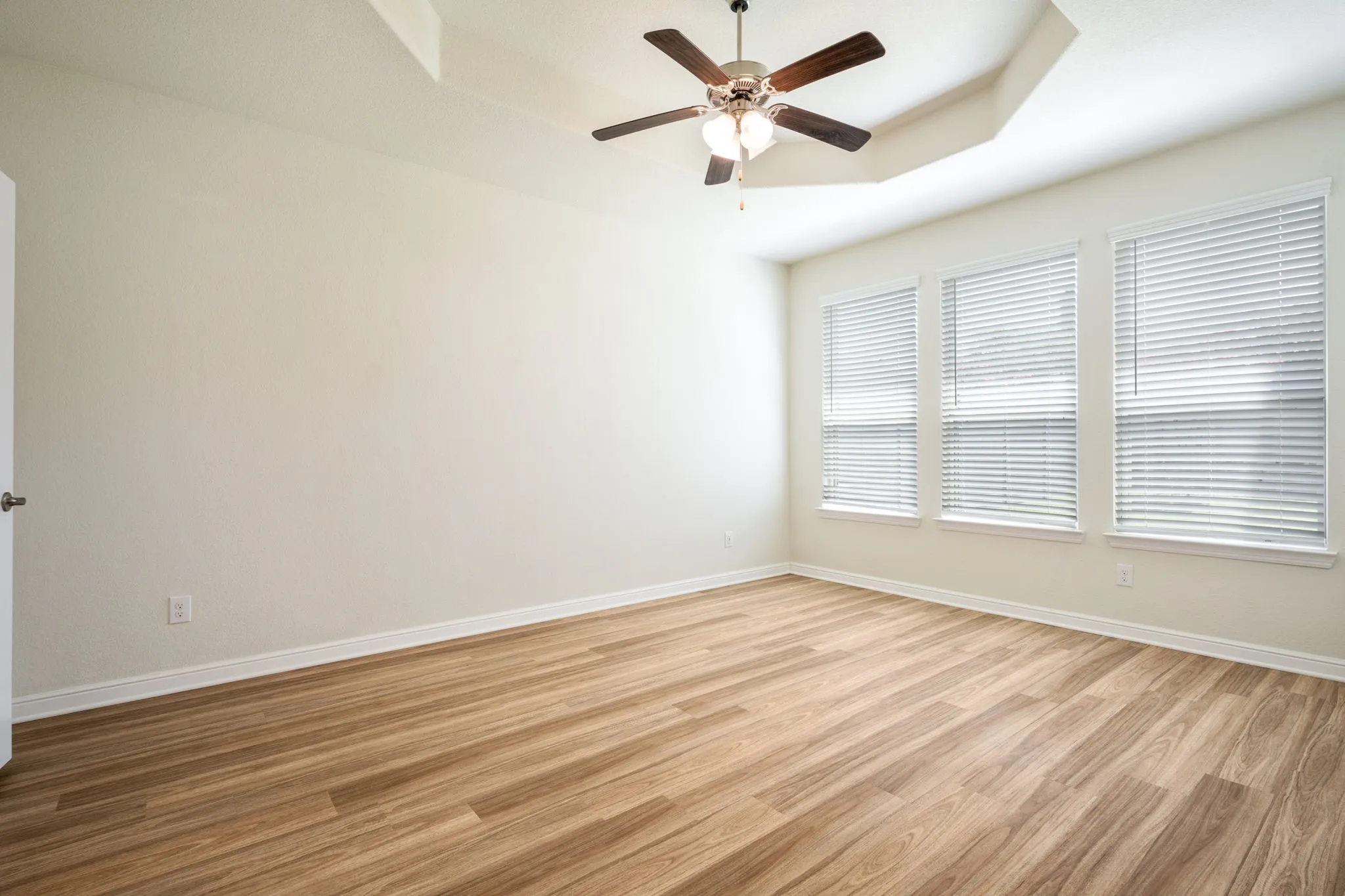 Single Family Residence For Sale in Denton County , 916 Hawks Way, Argyle, Texas 76226, 3 Bedroom, 2 Bathroom, 2 Garage spaces, 1,872 Sqft, built in 2018, mls#21308777, Real Estate Agent in Argyle, Homes For Sale in Denton county, Homes For Sale in Argyle, Realtor in Argyle Texas, Real Estate Brokerage Independent Realty Texas, Luminita Cordes Realtor