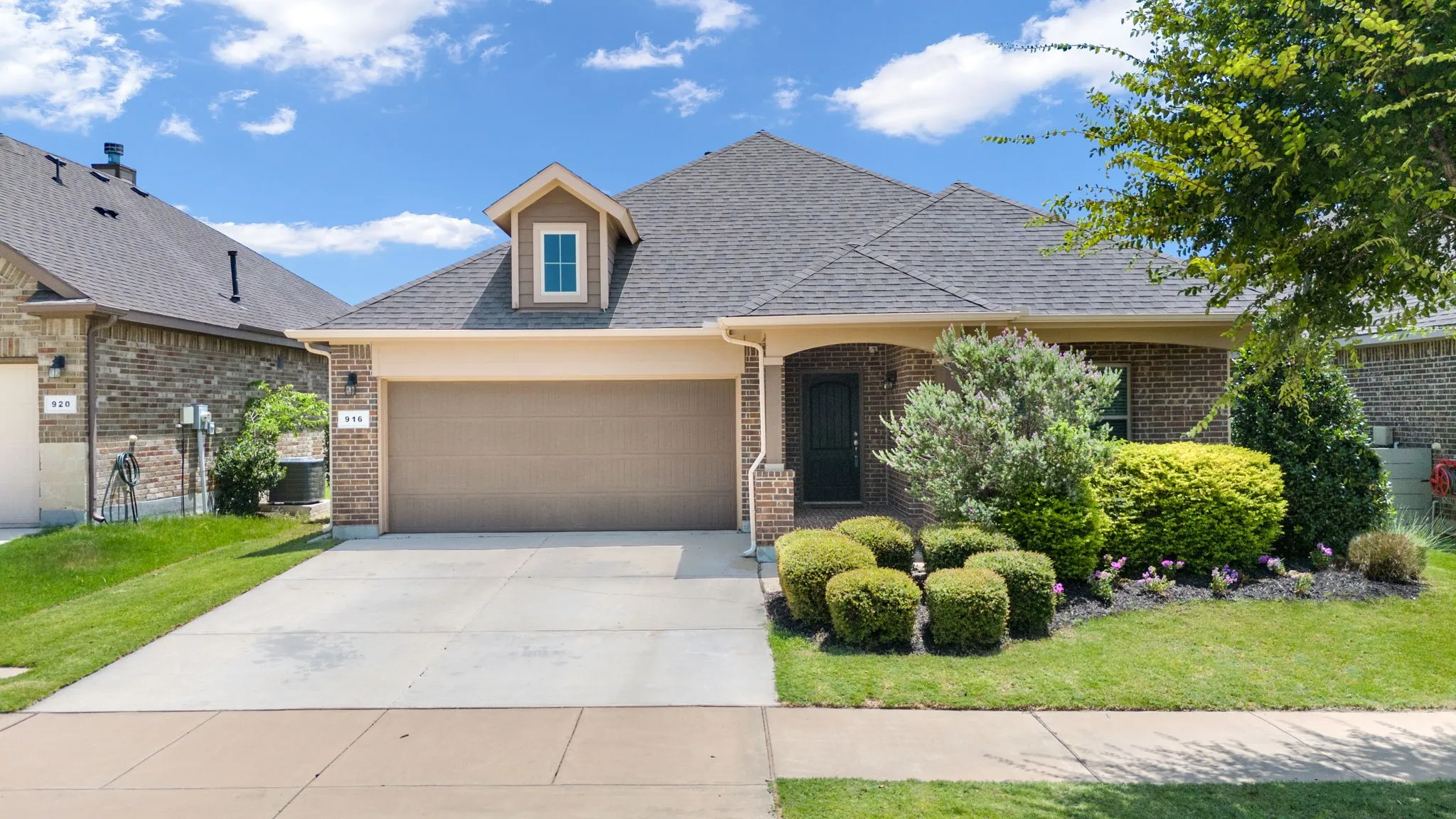 Single Family Residence For Sale in Denton County , 916 Hawks Way, Argyle, Texas 76226, 3 Bedroom, 2 Bathroom, 2 Garage spaces, 1,872 Sqft, built in 2018, mls#21308777, Real Estate Agent in Argyle, Homes For Sale in Denton county, Homes For Sale in Argyle, Realtor in Argyle Texas, Real Estate Brokerage Independent Realty Texas, Luminita Cordes Realtor