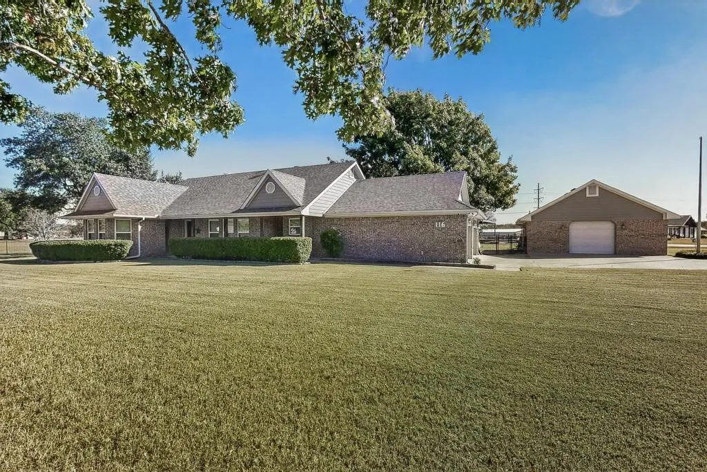 Single Family Residence For Sale in Rockwall County , 116 Quinta Circle, Royse City, Texas 75189, 3 Bedroom, 2 Bathroom, 3 Garage spaces, 1,761 Sqft, built in 1995, mls#21308345, Real Estate Agent in Royse City, Homes For Sale in Rockwall county, Homes For Sale in Royse City, Realtor in Royse City Texas, Real Estate Brokerage Independent Realty Texas, Luminita Cordes Realtor