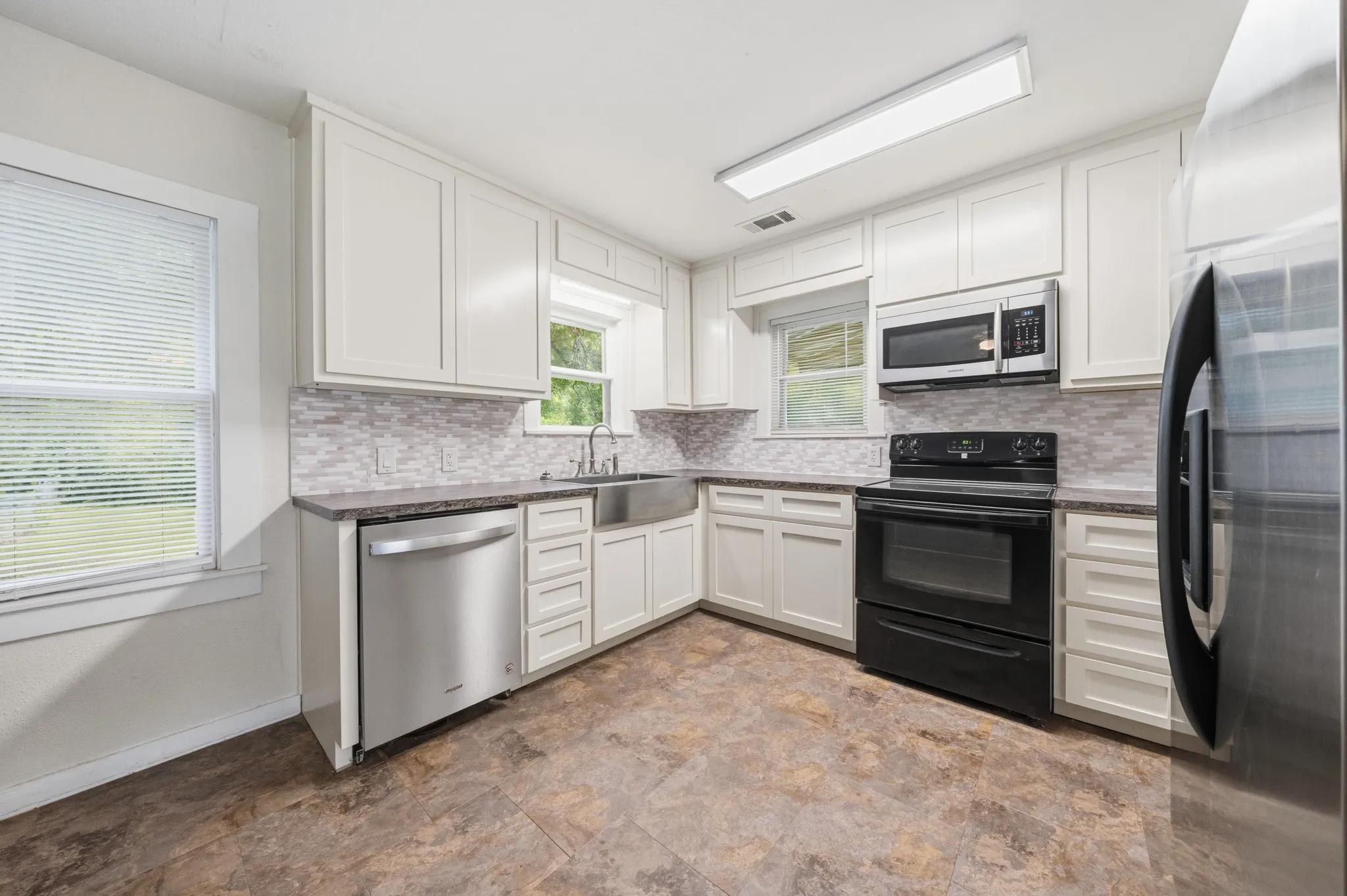 Single Family Residence For Sale in Bosque County , 603 E Avenue A, Valley Mills, Texas 76689, 2 Bedroom, 1 Bathroom, 2 Garage spaces, 1,081 Sqft, built in 1945, mls#21308687, Real Estate Agent in Valley Mills, Homes For Sale in Bosque county, Homes For Sale in Valley Mills, Realtor in Valley Mills Texas, Real Estate Brokerage Independent Realty Texas, Luminita Cordes Realtor