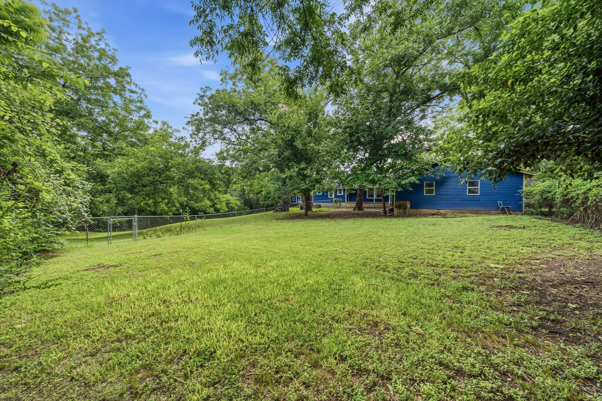 Single Family Residence For Sale in Bosque County , 603 E Avenue A, Valley Mills, Texas 76689, 2 Bedroom, 1 Bathroom, 2 Garage spaces, 1,081 Sqft, built in 1945, mls#21308687, Real Estate Agent in Valley Mills, Homes For Sale in Bosque county, Homes For Sale in Valley Mills, Realtor in Valley Mills Texas, Real Estate Brokerage Independent Realty Texas, Luminita Cordes Realtor