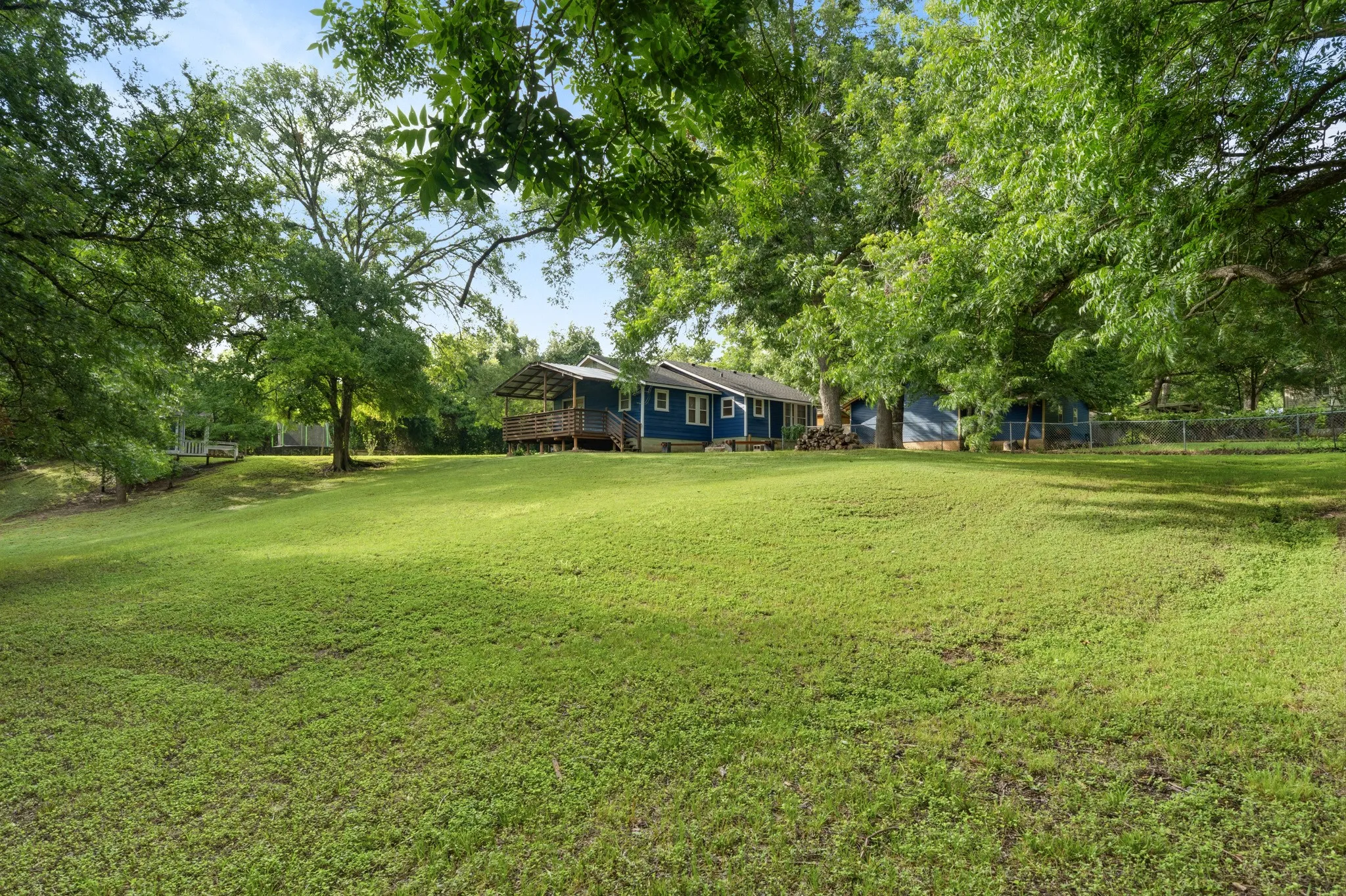 Single Family Residence For Sale in Bosque County , 603 E Avenue A, Valley Mills, Texas 76689, 2 Bedroom, 1 Bathroom, 2 Garage spaces, 1,081 Sqft, built in 1945, mls#21308687, Real Estate Agent in Valley Mills, Homes For Sale in Bosque county, Homes For Sale in Valley Mills, Realtor in Valley Mills Texas, Real Estate Brokerage Independent Realty Texas, Luminita Cordes Realtor