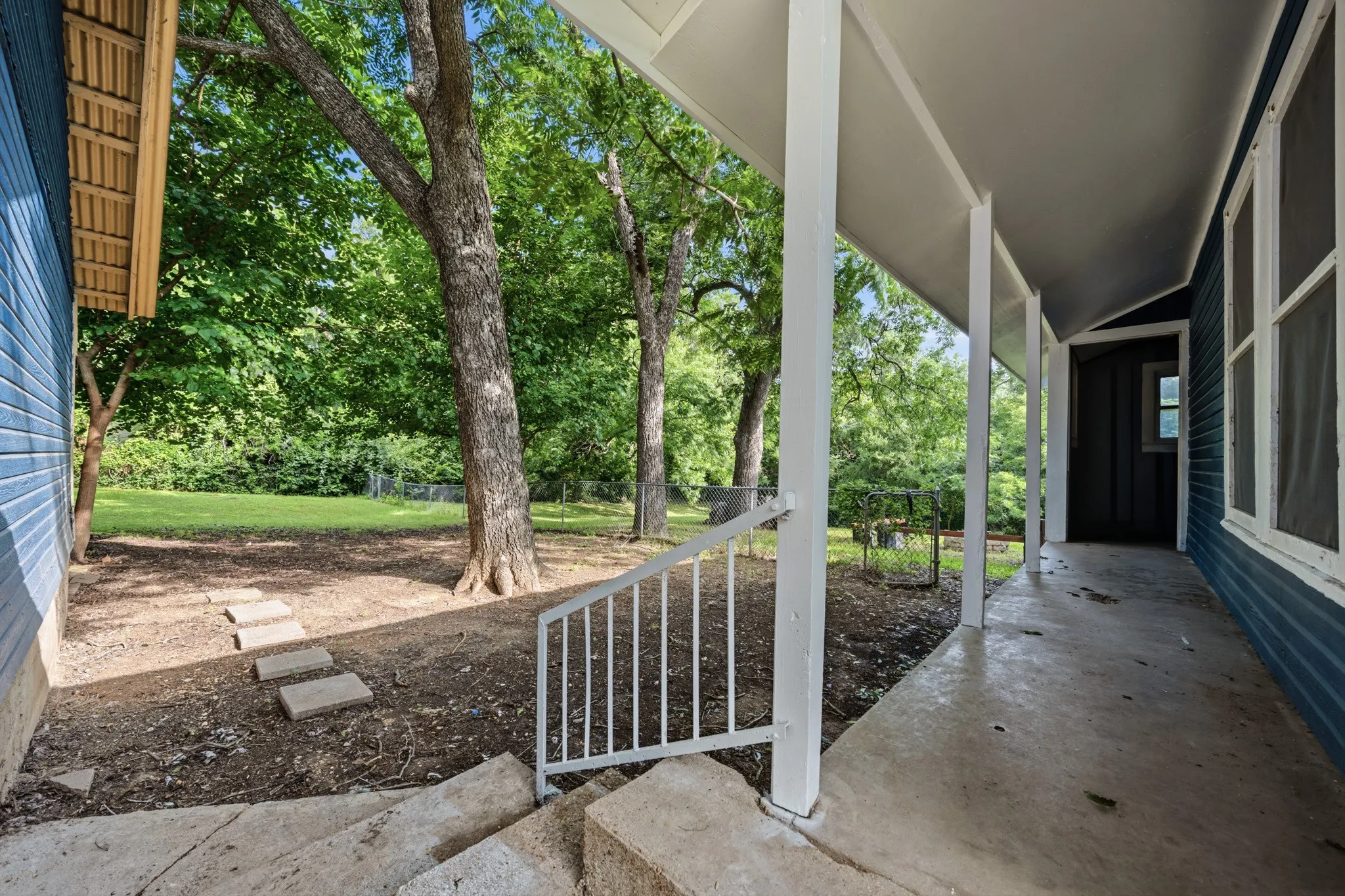 Single Family Residence For Sale in Bosque County , 603 E Avenue A, Valley Mills, Texas 76689, 2 Bedroom, 1 Bathroom, 2 Garage spaces, 1,081 Sqft, built in 1945, mls#21308687, Real Estate Agent in Valley Mills, Homes For Sale in Bosque county, Homes For Sale in Valley Mills, Realtor in Valley Mills Texas, Real Estate Brokerage Independent Realty Texas, Luminita Cordes Realtor