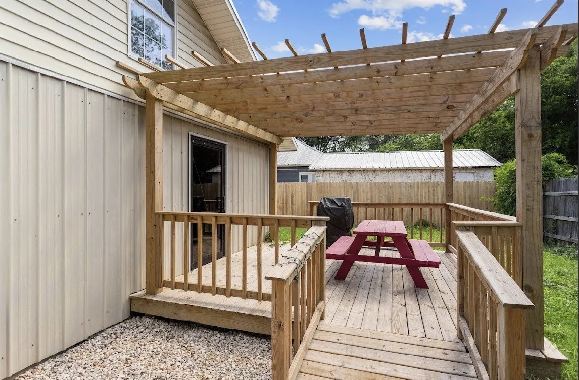 Single Family Residence For Sale in Bosque County , 1003 W 5th Street, Clifton, Texas 76634, 2 Bedroom, 3 Bathroom, Garage spaces, 1,520 Sqft, built in 1930, mls#21308800, Real Estate Agent in Clifton, Homes For Sale in Bosque county, Homes For Sale in Clifton, Realtor in Clifton Texas, Real Estate Brokerage Independent Realty Texas, Luminita Cordes Realtor