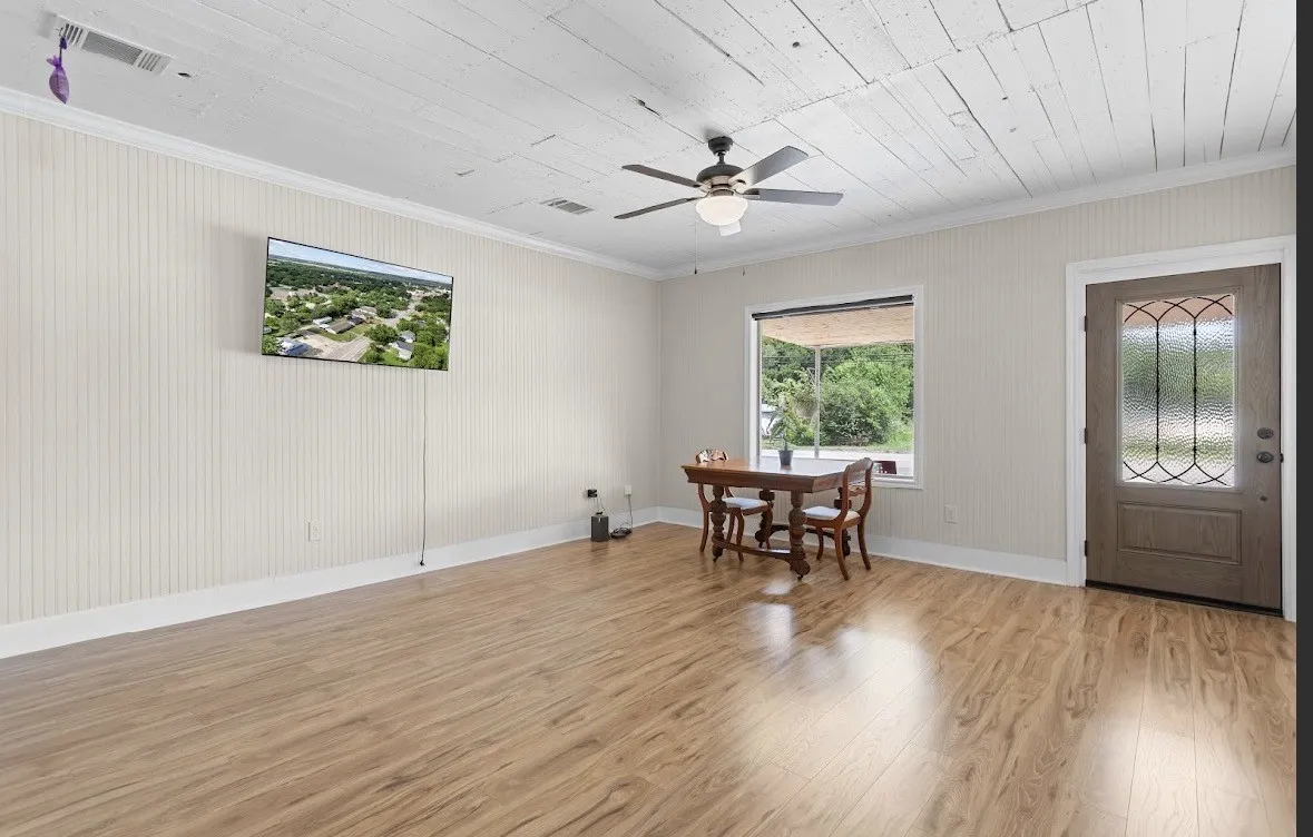 Single Family Residence For Sale in Bosque County , 1003 W 5th Street, Clifton, Texas 76634, 2 Bedroom, 3 Bathroom, Garage spaces, 1,520 Sqft, built in 1930, mls#21308800, Real Estate Agent in Clifton, Homes For Sale in Bosque county, Homes For Sale in Clifton, Realtor in Clifton Texas, Real Estate Brokerage Independent Realty Texas, Luminita Cordes Realtor