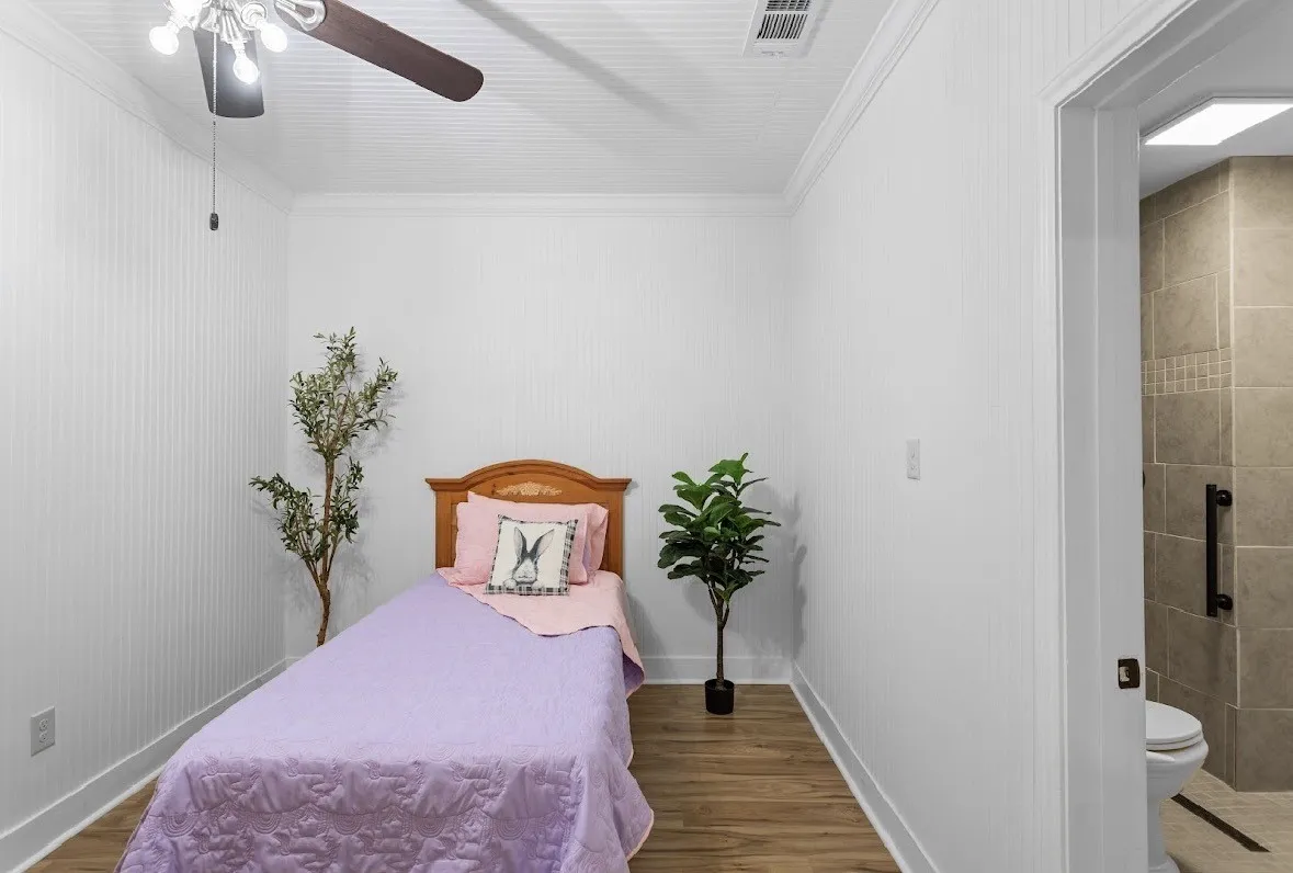 Single Family Residence For Sale in Bosque County , 1003 W 5th Street, Clifton, Texas 76634, 2 Bedroom, 3 Bathroom, Garage spaces, 1,520 Sqft, built in 1930, mls#21308800, Real Estate Agent in Clifton, Homes For Sale in Bosque county, Homes For Sale in Clifton, Realtor in Clifton Texas, Real Estate Brokerage Independent Realty Texas, Luminita Cordes Realtor