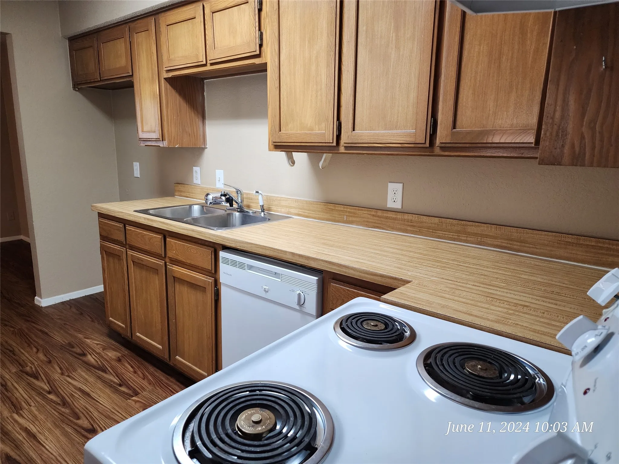 Quadruplex For Rent in Johnson County , 429 Thomas Street SW D, Burleson, Texas 76028, 2 Bedroom, 1 Bathroom, Garage spaces, 1,014 Sqft, built in 1983, mls#21272753, Real Estate Agent in Burleson, Homes For Rent in Johnson county, Homes For Rent in Burleson, Realtor in Burleson Texas, Real Estate Brokerage Independent Realty Texas, Luminita Cordes Realtor