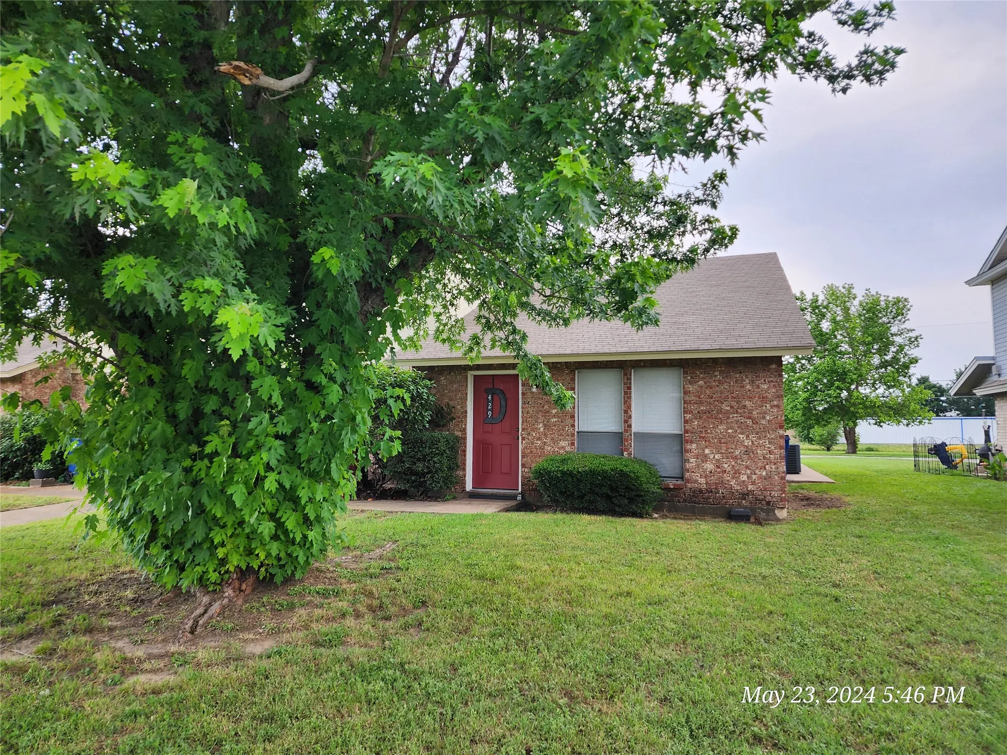 Quadruplex For Rent in Johnson County , 429 Thomas Street SW D, Burleson, Texas 76028, 2 Bedroom, 1 Bathroom, Garage spaces, 1,014 Sqft, built in 1983, mls#21272753, Real Estate Agent in Burleson, Homes For Rent in Johnson county, Homes For Rent in Burleson, Realtor in Burleson Texas, Real Estate Brokerage Independent Realty Texas, Luminita Cordes Realtor