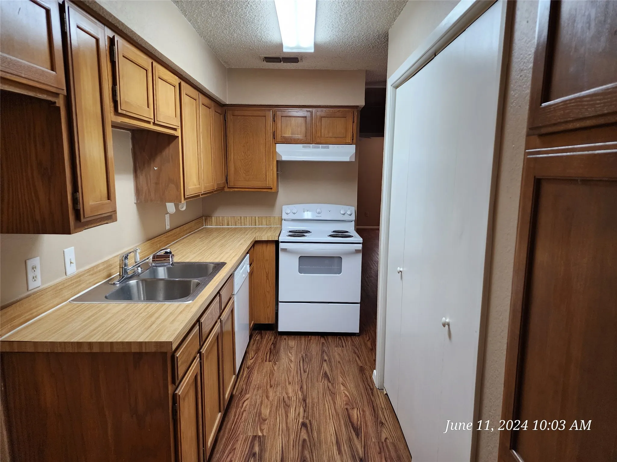 Quadruplex For Rent in Johnson County , 429 Thomas Street SW D, Burleson, Texas 76028, 2 Bedroom, 1 Bathroom, Garage spaces, 1,014 Sqft, built in 1983, mls#21272753, Real Estate Agent in Burleson, Homes For Rent in Johnson county, Homes For Rent in Burleson, Realtor in Burleson Texas, Real Estate Brokerage Independent Realty Texas, Luminita Cordes Realtor