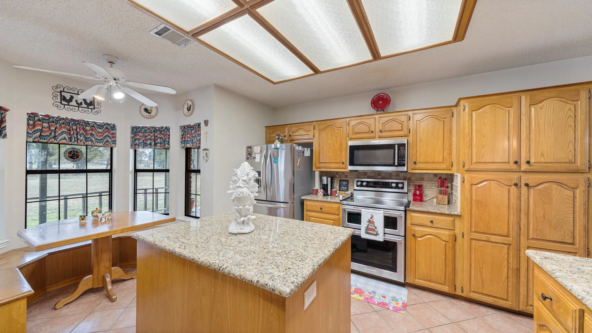 Single Family Residence For Sale in Kaufman County , 12525 County Road 4083, Scurry, Texas 75158, 3 Bedroom, 2 Bathroom, Garage spaces, 2,206 Sqft, built in 1996, mls#21308804, Real Estate Agent in Scurry, Homes For Sale in Kaufman county, Homes For Sale in Scurry, Realtor in Scurry Texas, Real Estate Brokerage Independent Realty Texas, Luminita Cordes Realtor